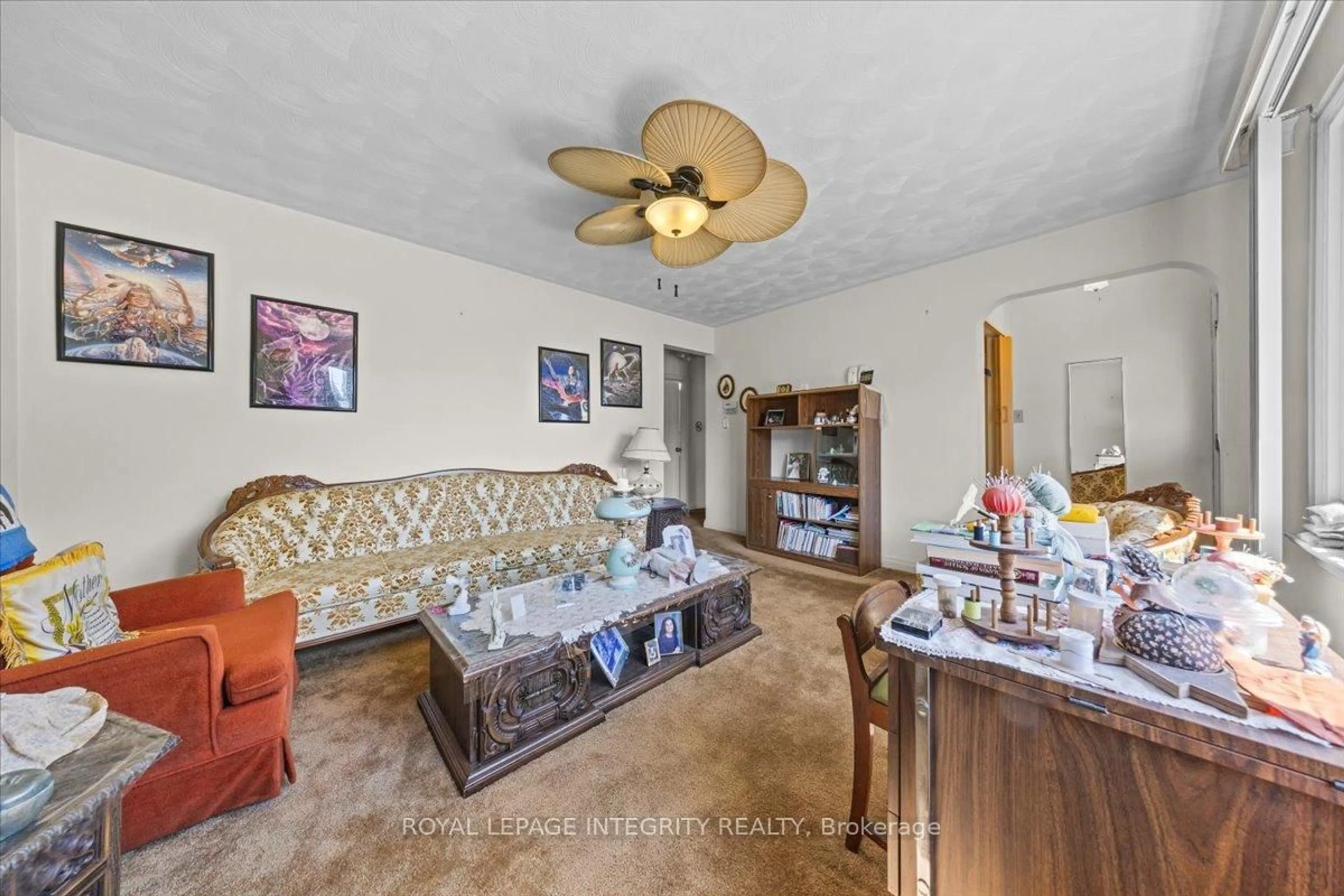 Living room with furniture, unknown for 919 Leonard Ave, Cornwall Ontario K6J 1L8