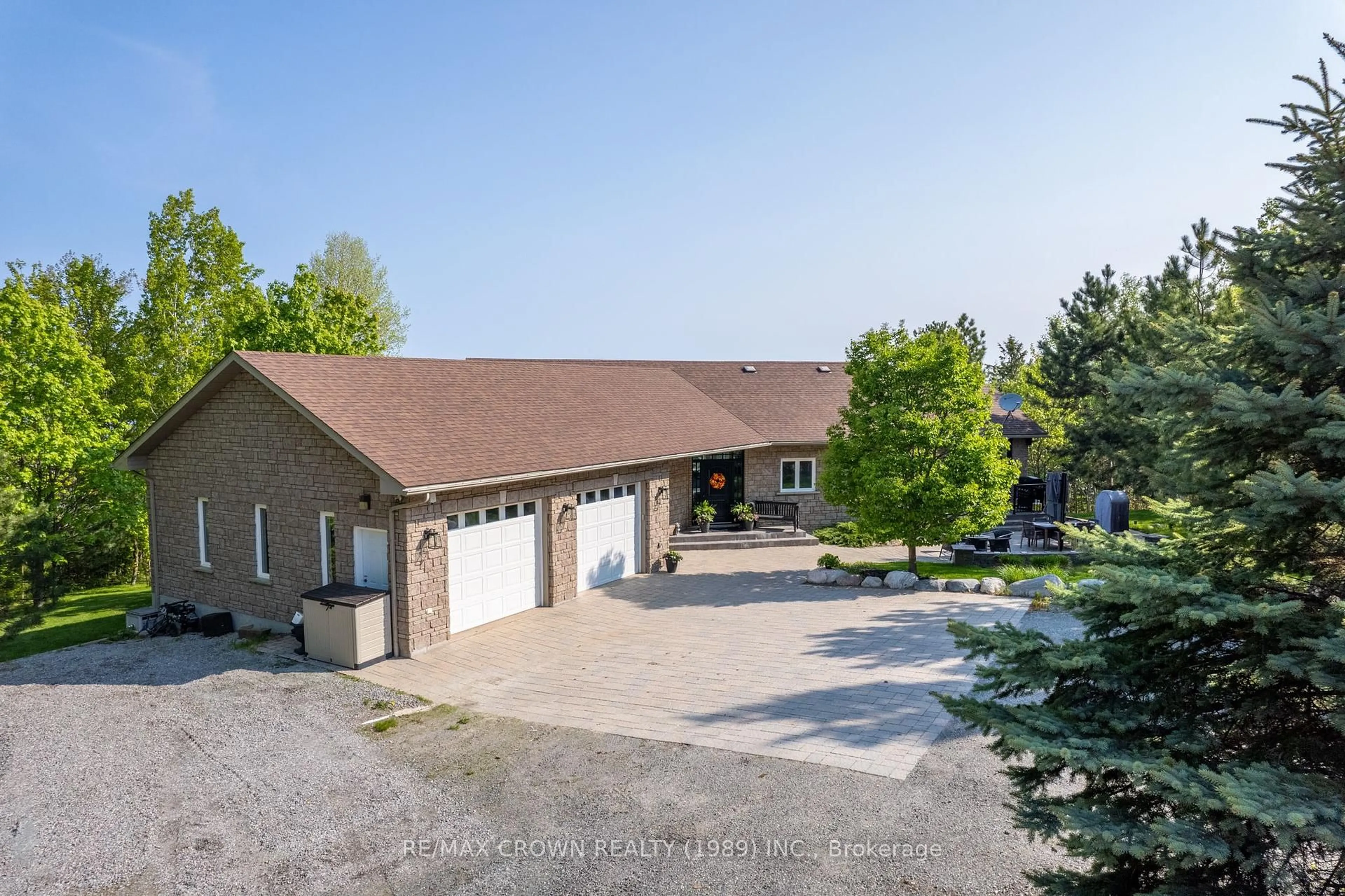 A pic from outside/outdoor area/front of a property/back of a property/a pic from drone, unknown for 20 Breezehill Rd, Greater Sudbury Ontario P0M 2Y0