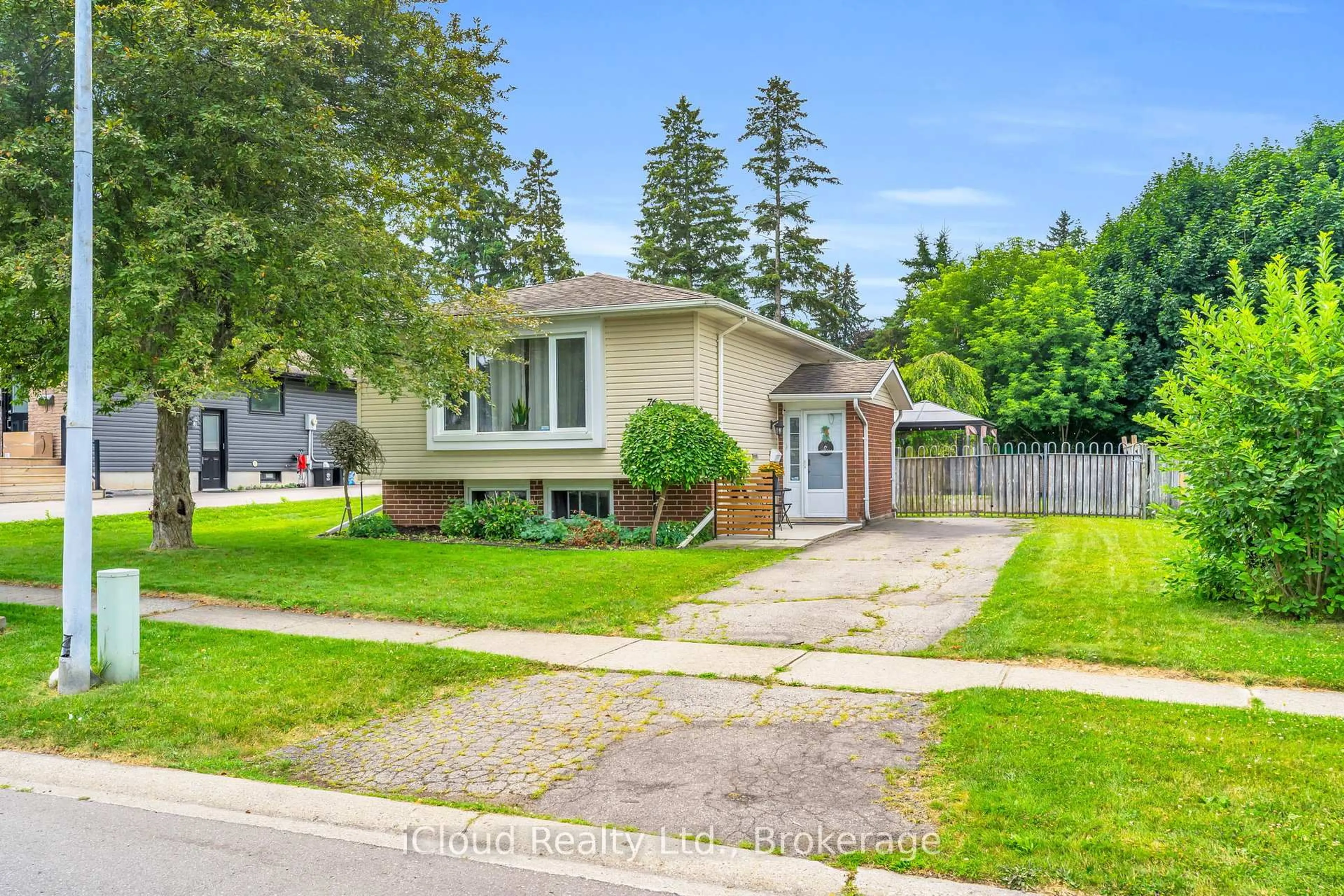 Home with vinyl exterior material, street for 76 Keats Dr, Woodstock Ontario N4S 8B8