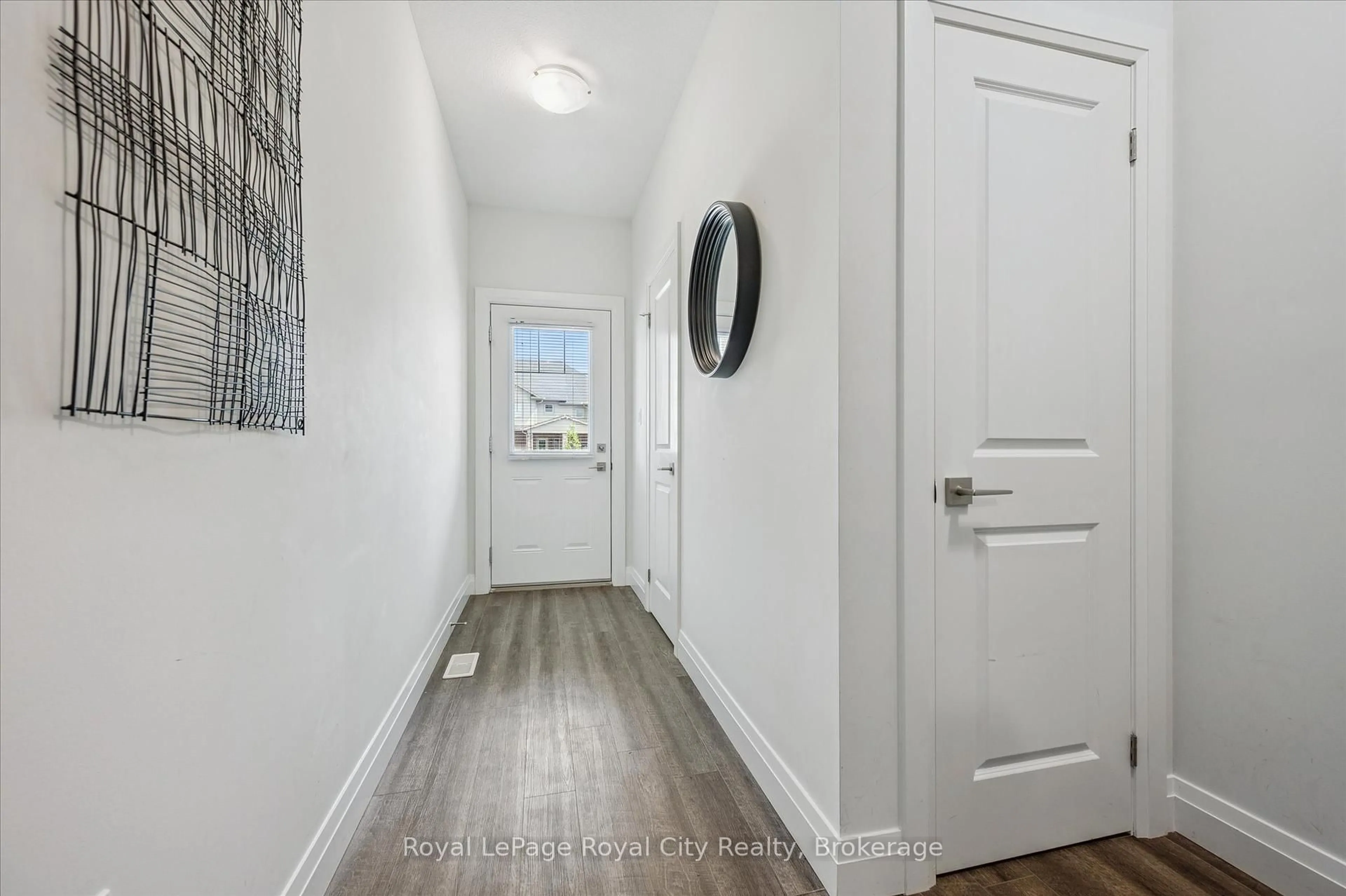Indoor entryway for 34 Wideman Blvd, Guelph Ontario N1E 7L8