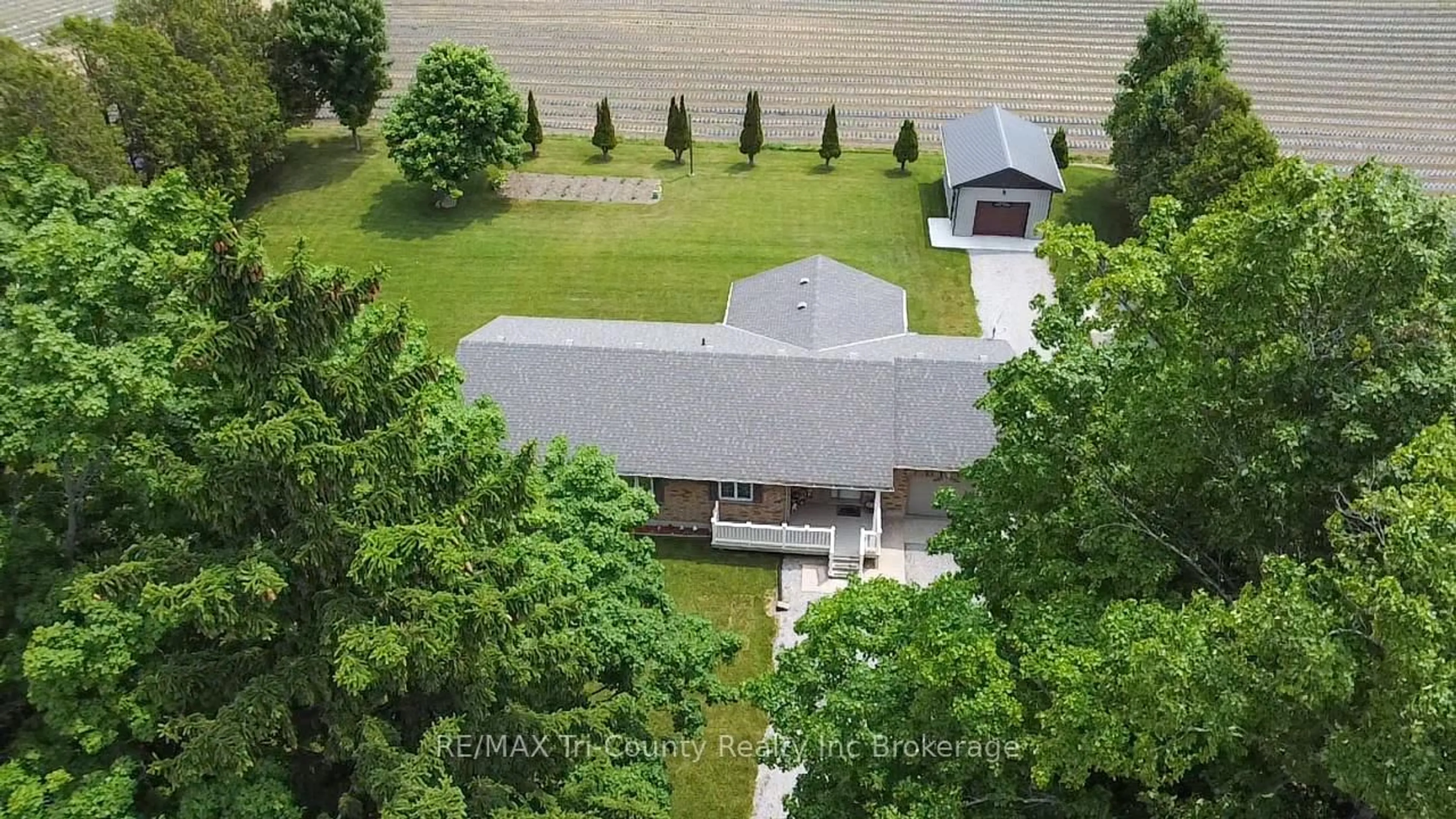 A pic from outside/outdoor area/front of a property/back of a property/a pic from drone, water/lake/river/ocean view for 1728 1st Concession ENR Rd, Norfolk Ontario N0E 1G0