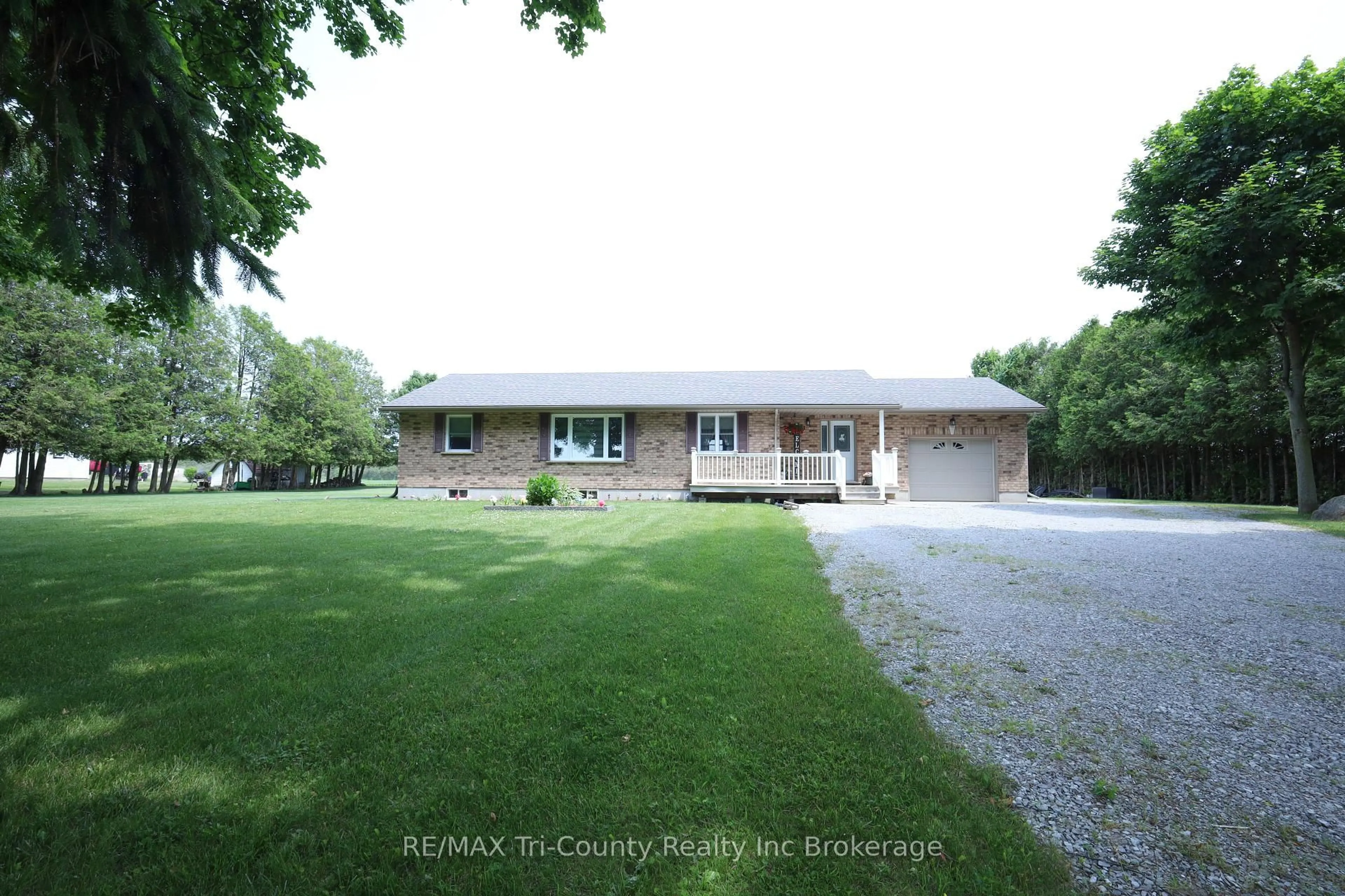 A pic from outside/outdoor area/front of a property/back of a property/a pic from drone, unknown for 1728 1st Concession ENR Rd, Norfolk Ontario N0E 1G0