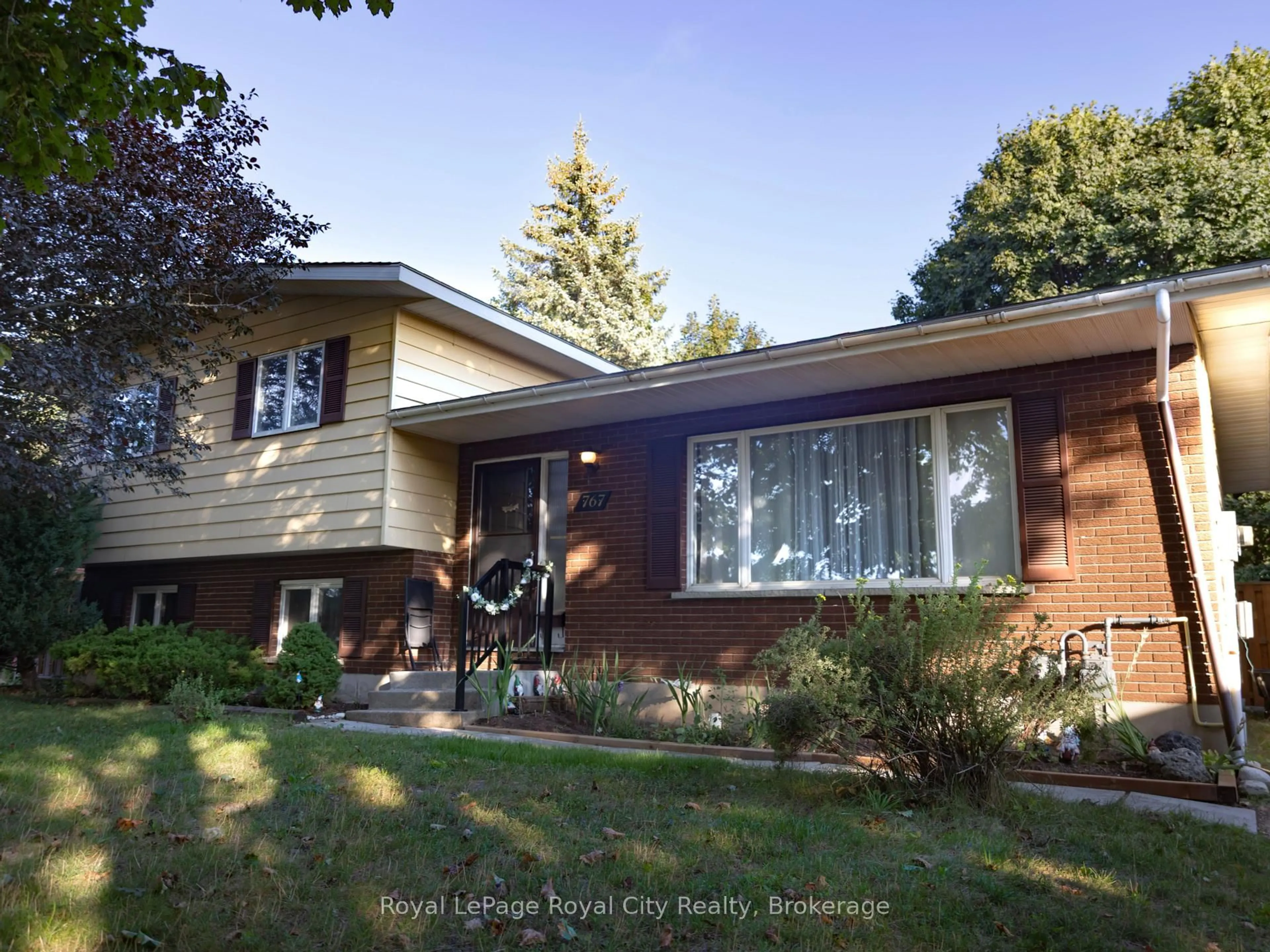 Home with vinyl exterior material, street for 767 11th St, Hanover Ontario N4N 3H5
