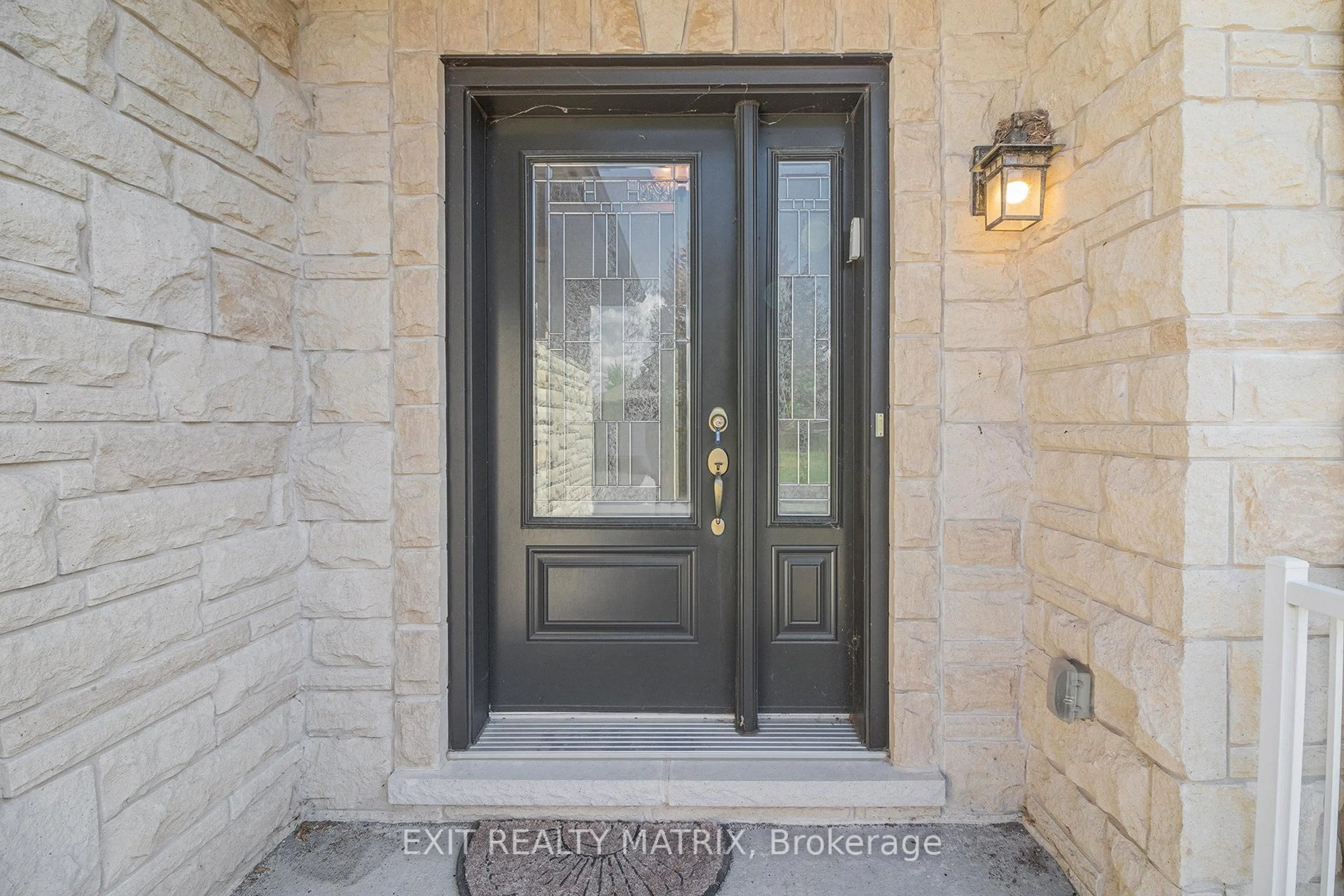 Indoor entryway for 14 Provost St, North Stormont Ontario K0A 1R0
