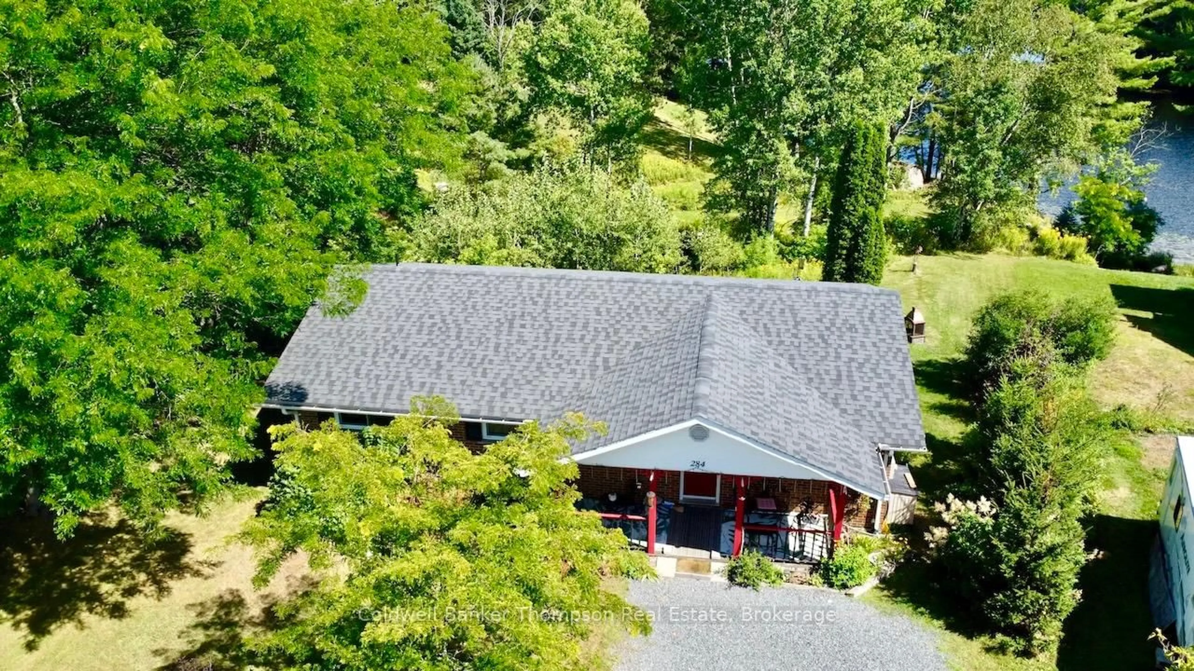 A pic from outside/outdoor area/front of a property/back of a property/a pic from drone, unknown for 284 Lawrence Ave, Huntsville Ontario P1H 1R6