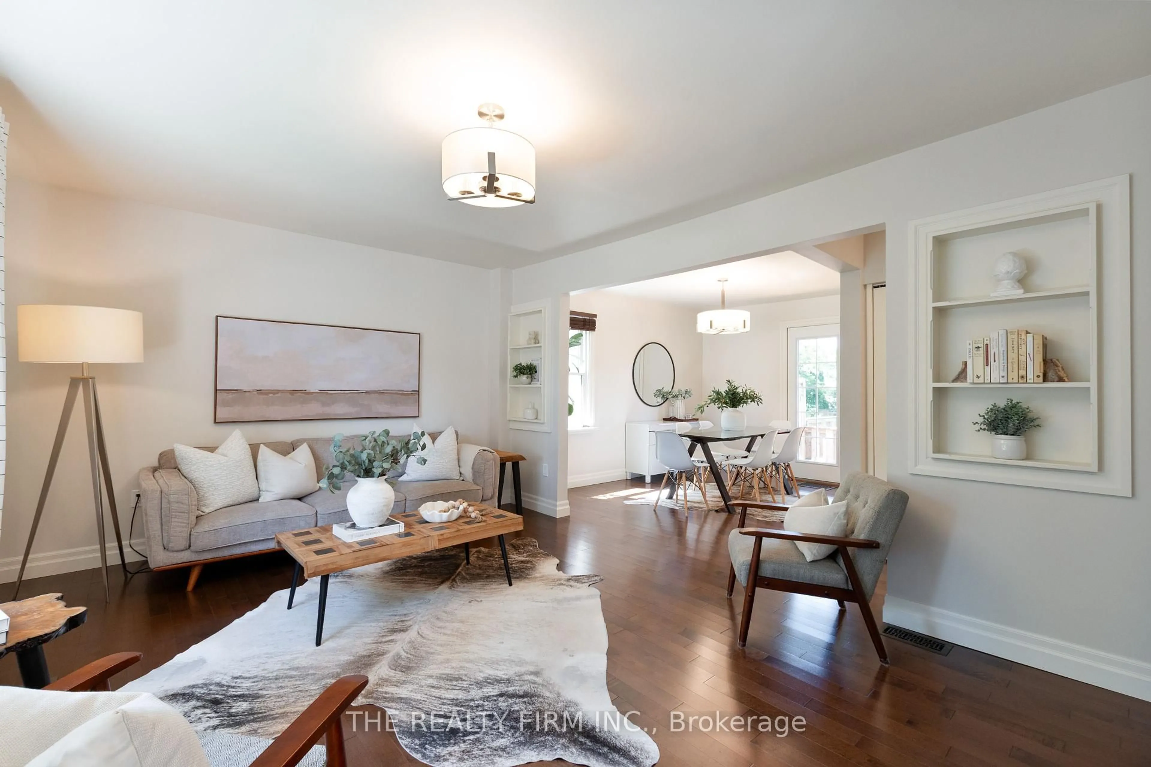 Living room with furniture, wood/laminate floor for 94 Montague Pl, London East Ontario N5W 2K6