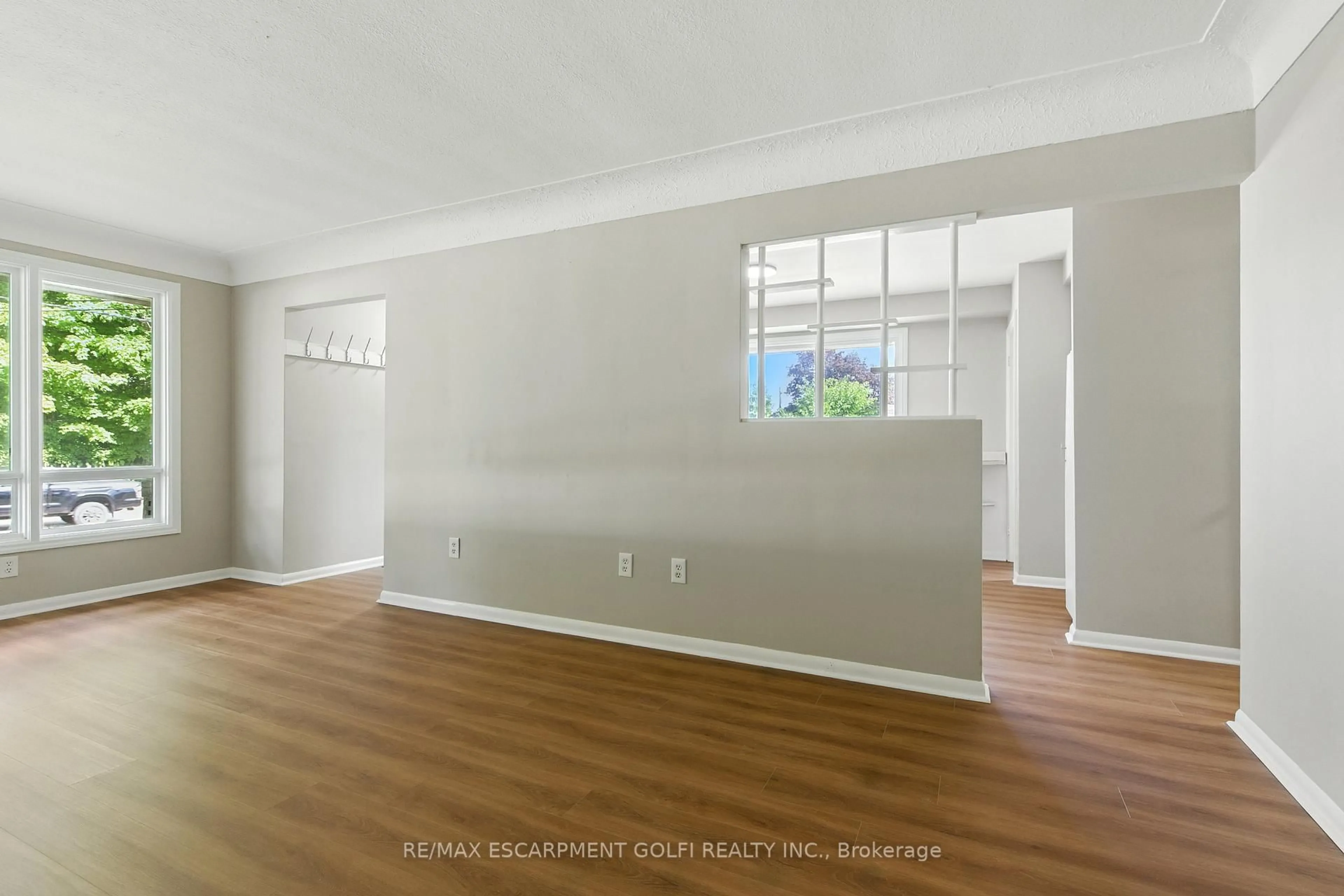 A pic of a room for 30 Kerman Ave, Grimsby Ontario L3M 3W4
