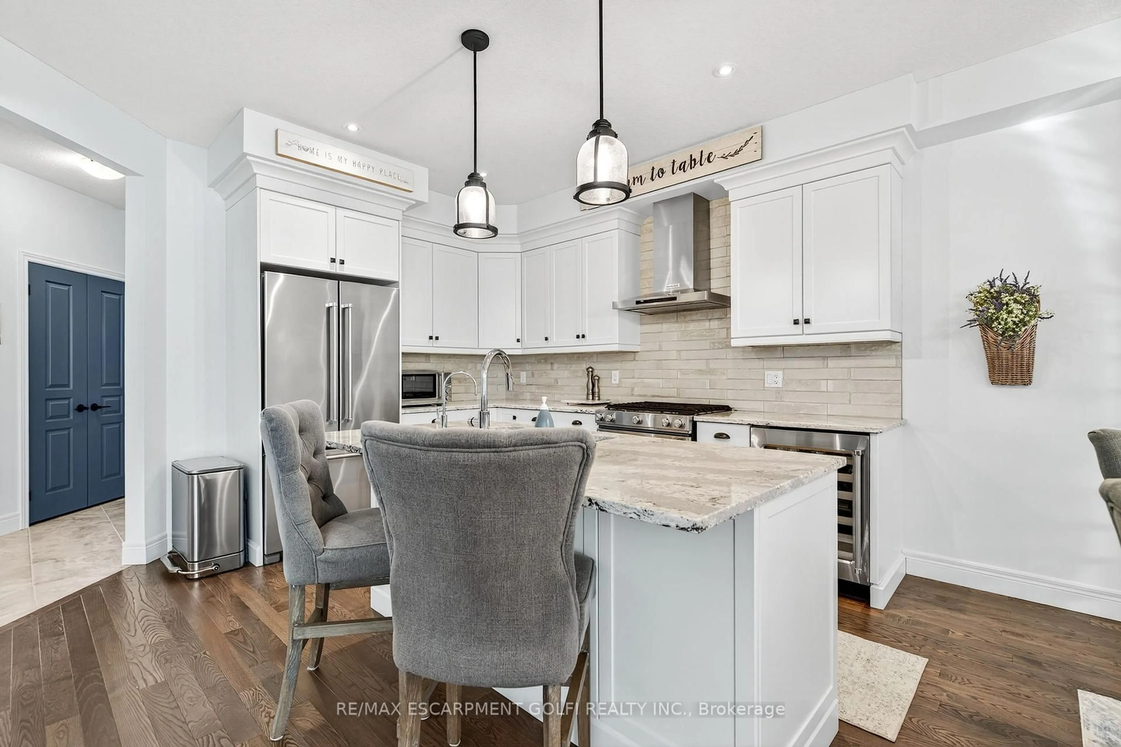 Open concept kitchen, ceramic/tile floor for 254 Gosling Gdns #17, Guelph Ontario N1L 0M4