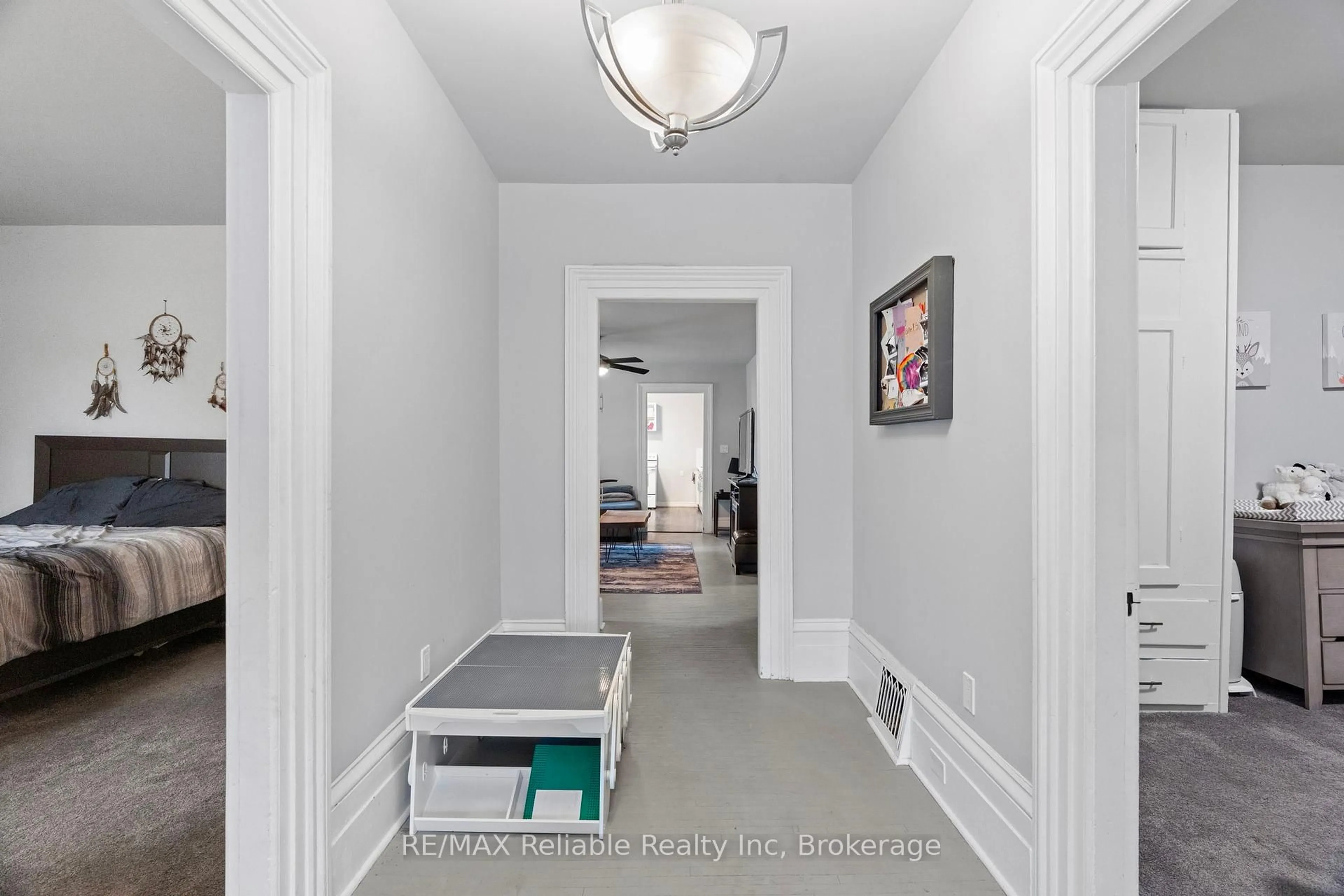 Indoor entryway for 46 James St, Huron East Ontario N0K 1W0