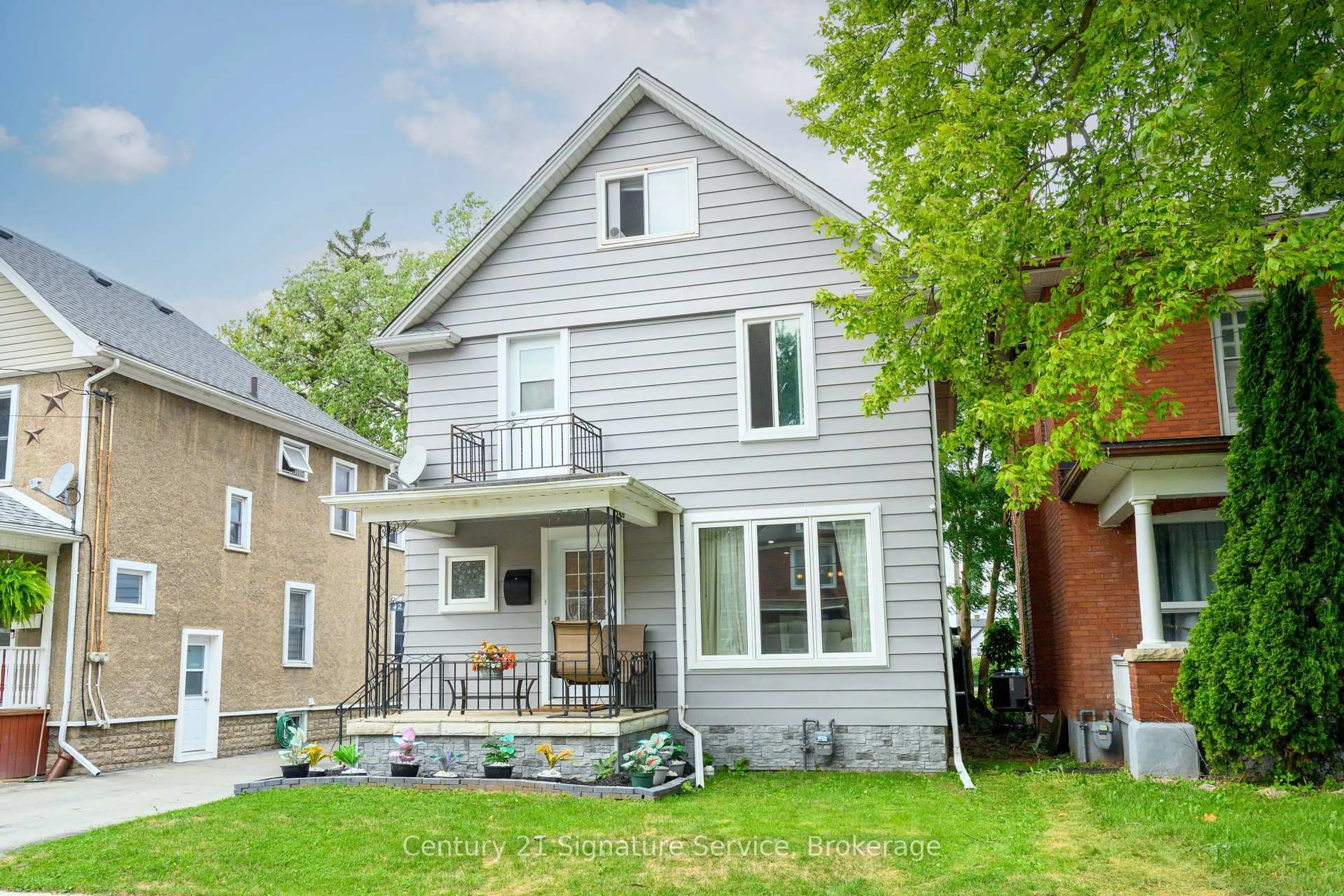 Home with brick exterior material, street for 42 Grove St, Welland Ontario L3B 4B4
