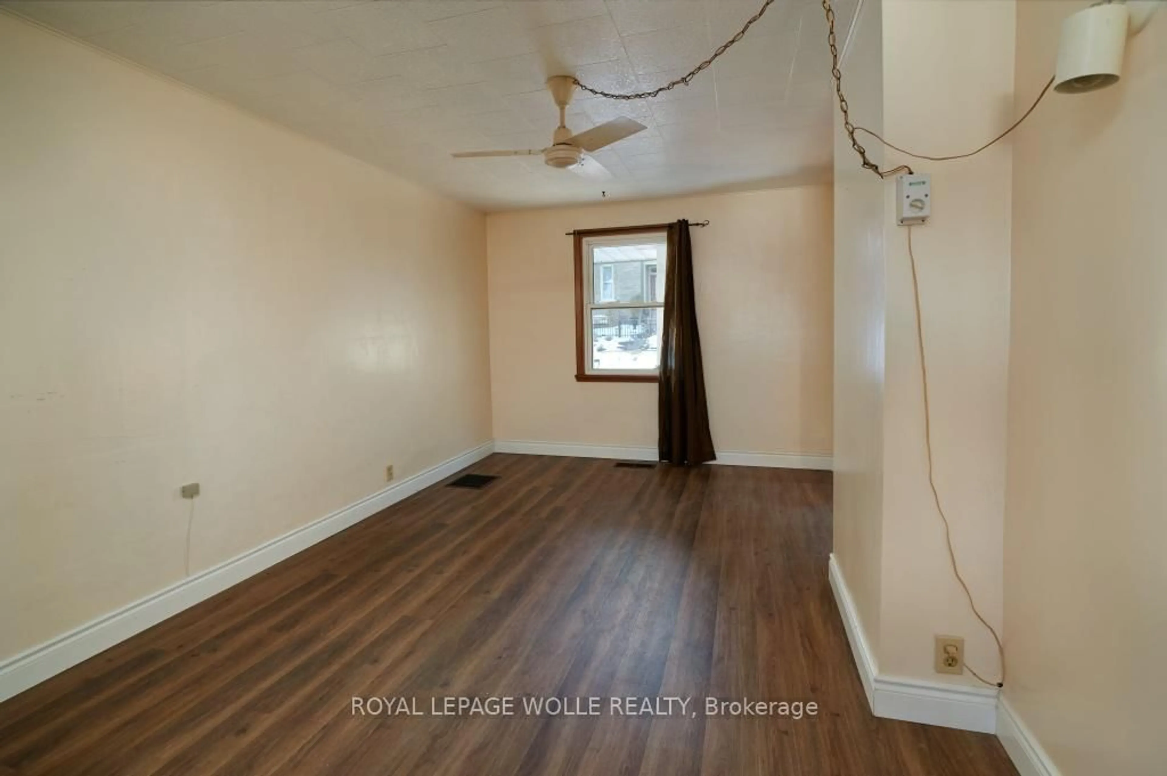 A pic of a room for 117 Front St, Wilmot Ontario N0B 2E0