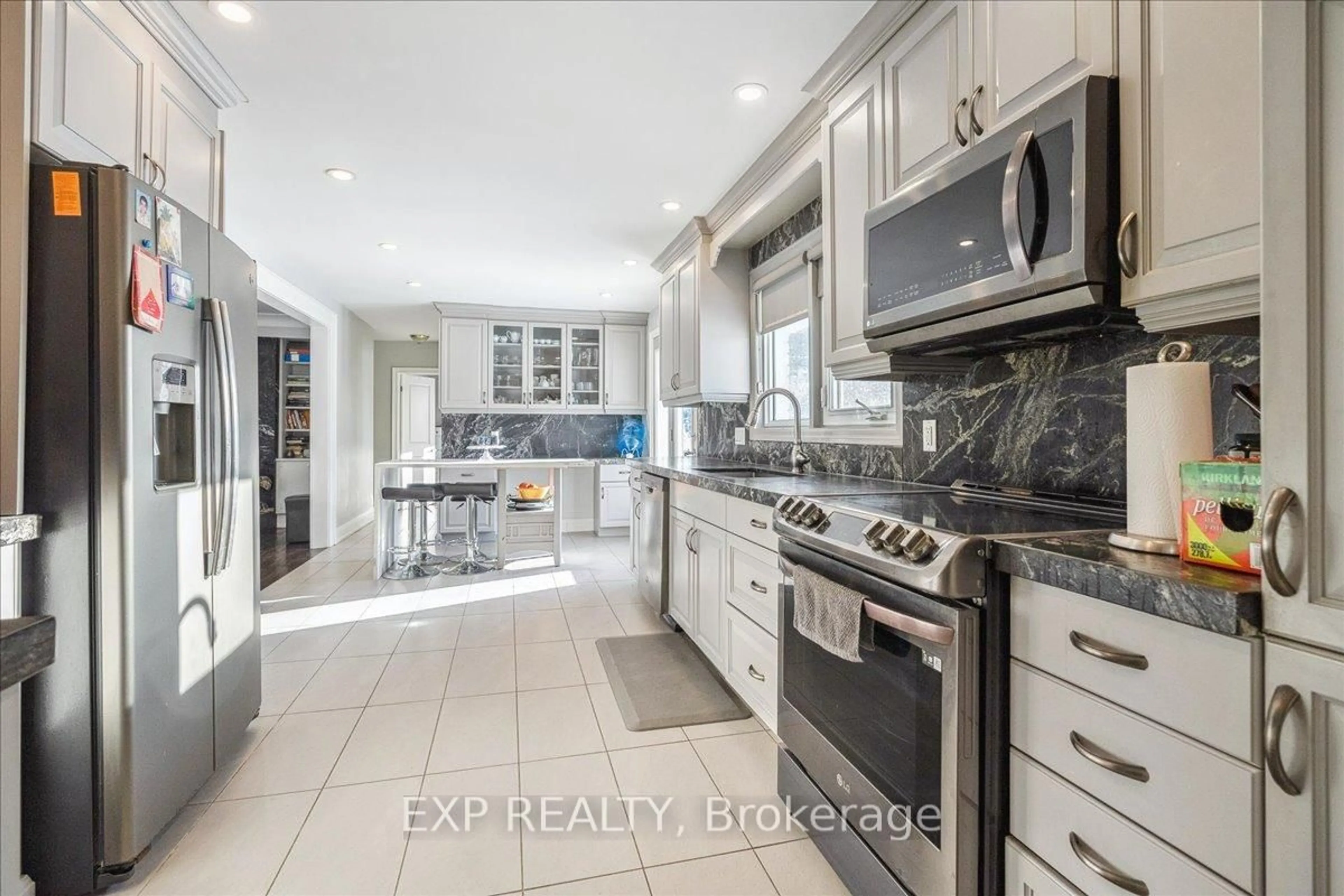 Open concept kitchen, ceramic/tile floor for 858 Trinity, Hamilton Ontario L0R 1R0