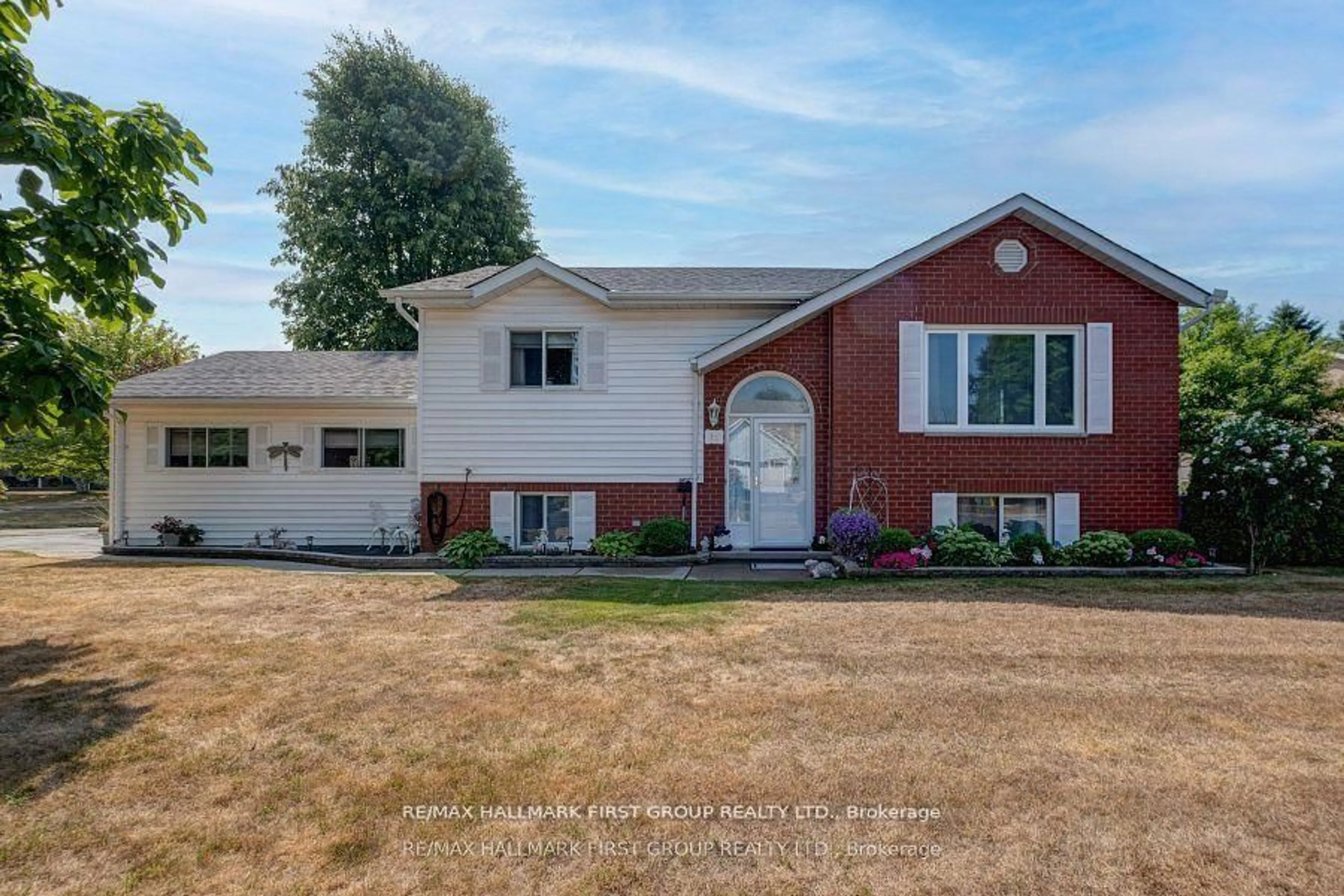 Home with vinyl exterior material, street for 15 Catherine Cres, Brighton Ontario K0K 1H0