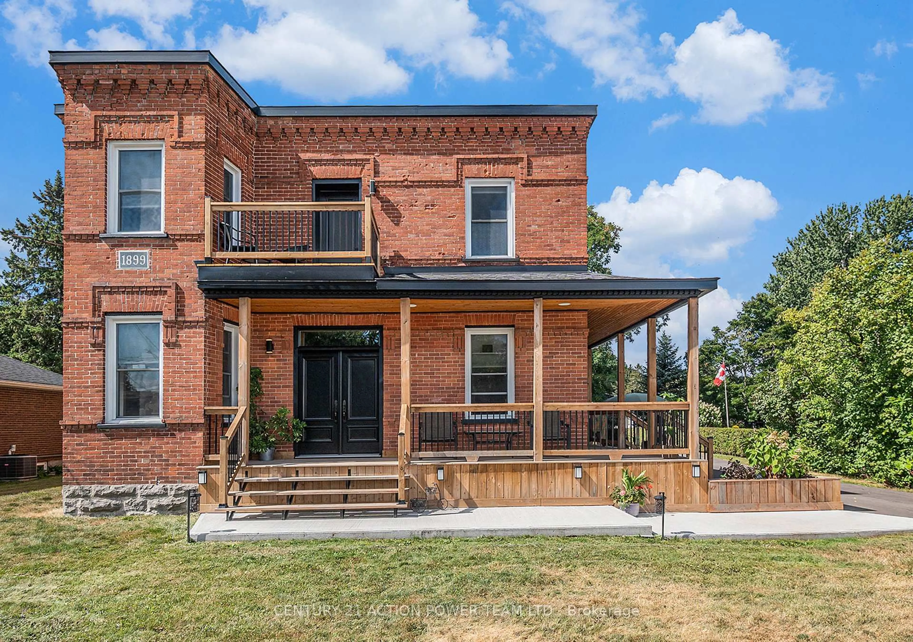 Home with brick exterior material, building for 1674 Landry St, Clarence-Rockland Ontario K0A 1N0