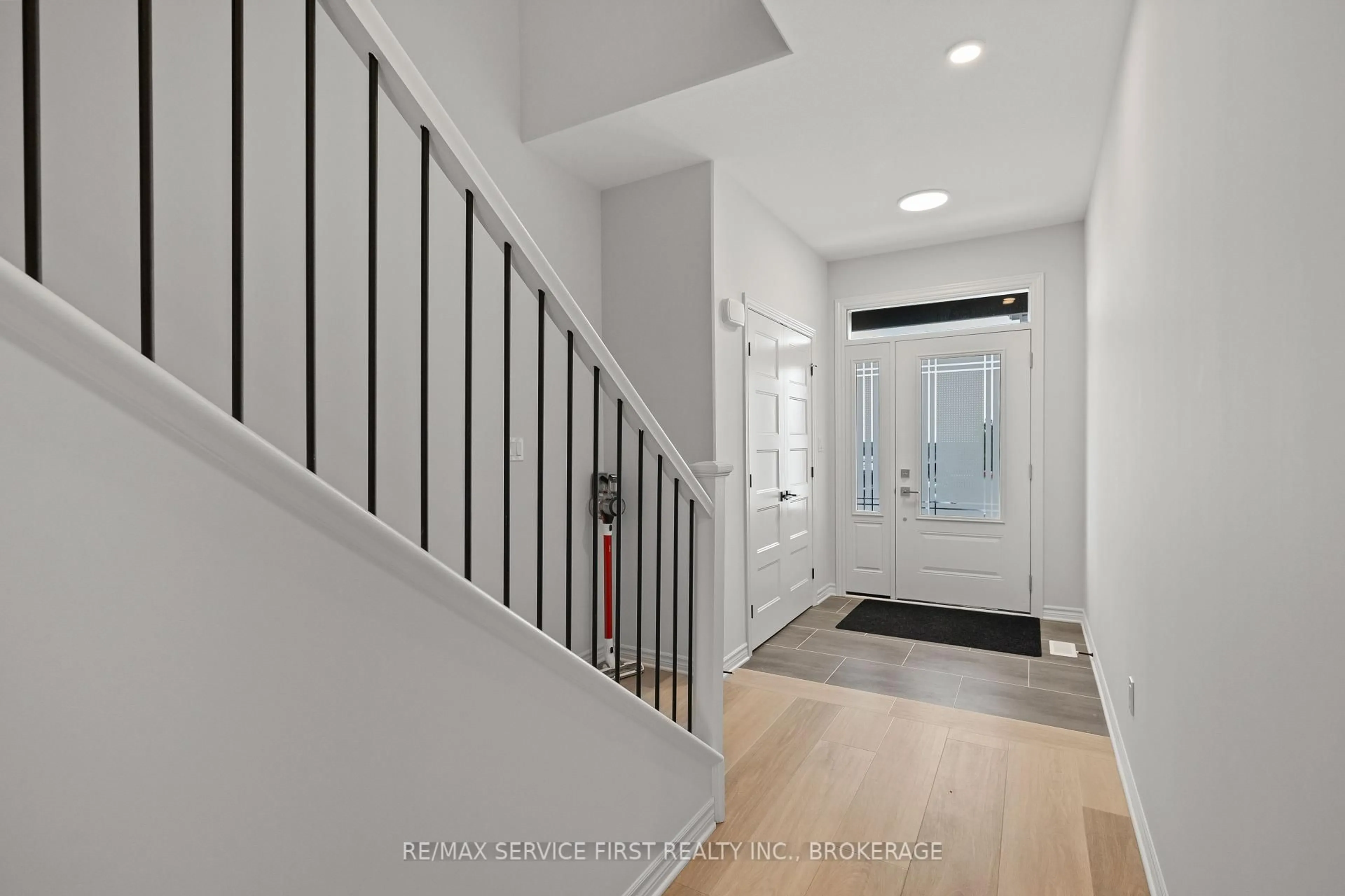 Indoor entryway for 1318 Ottawa St, Kingston Ontario K7P 0T6