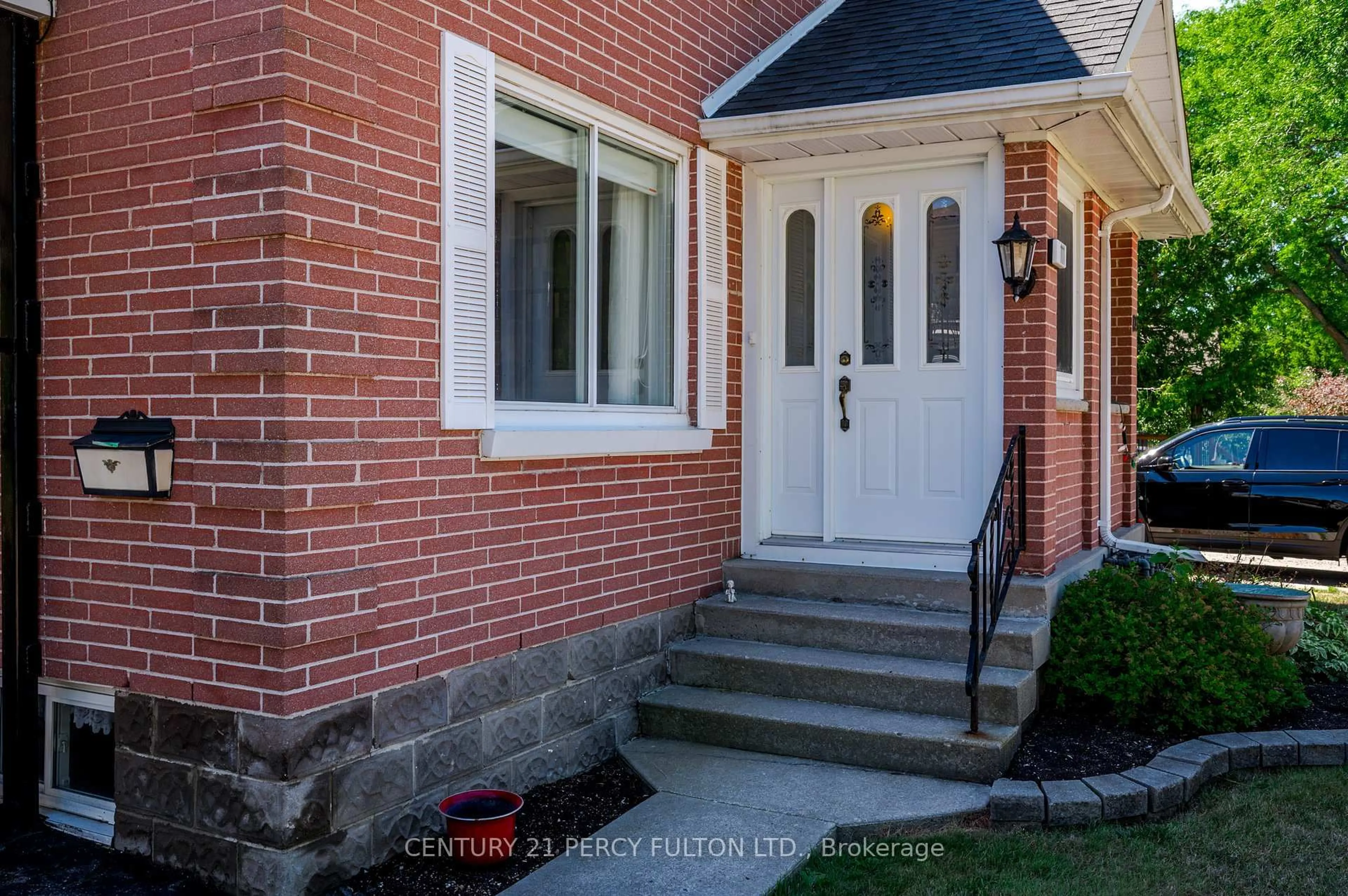 Home with brick exterior material, street for 111 Short Ave, Kawartha Lakes Ontario K9V 1J7