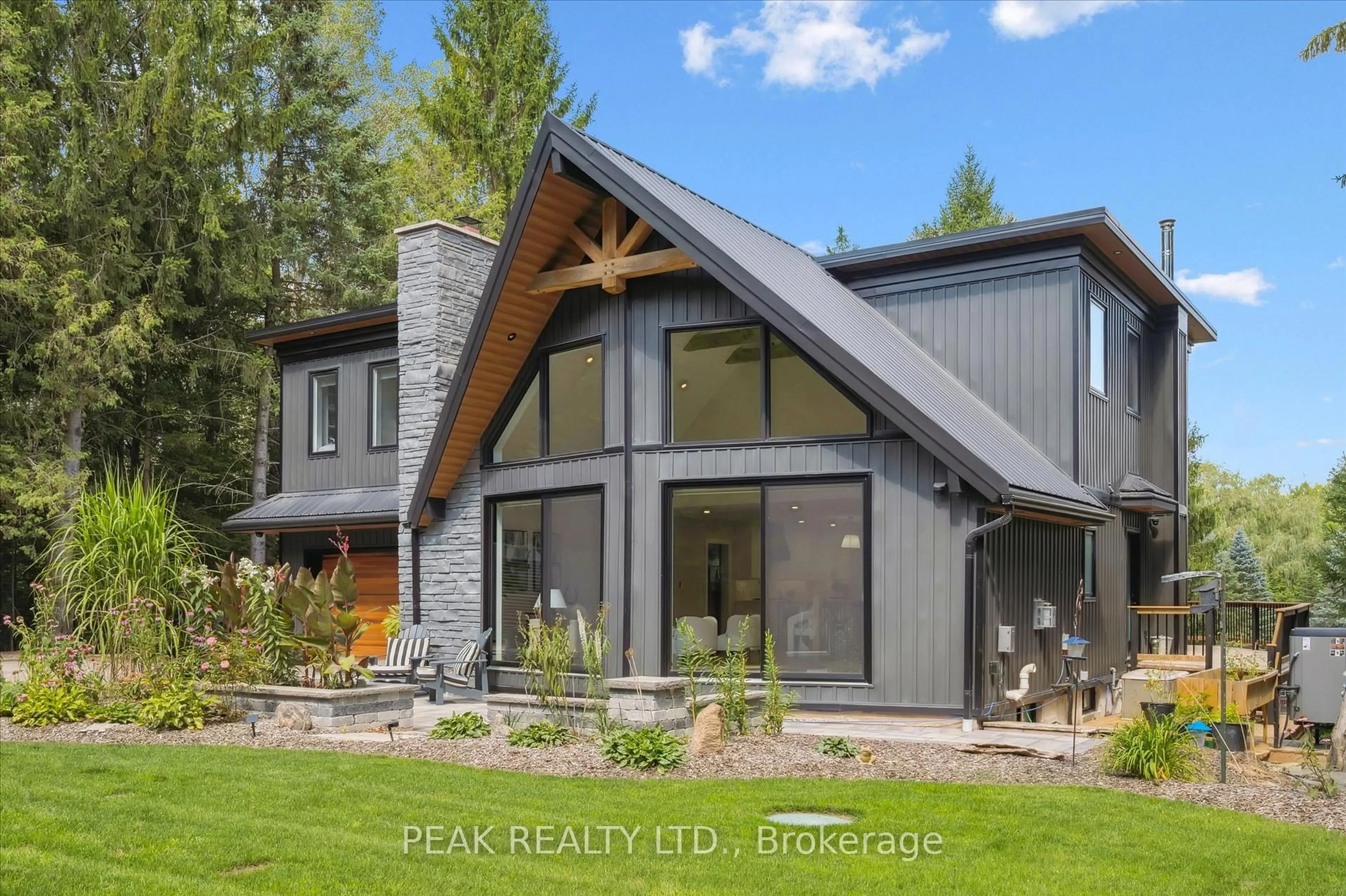 Home with vinyl exterior material, mountain view for 560 Wilmot Line, Waterloo Ontario N2J 3Z4