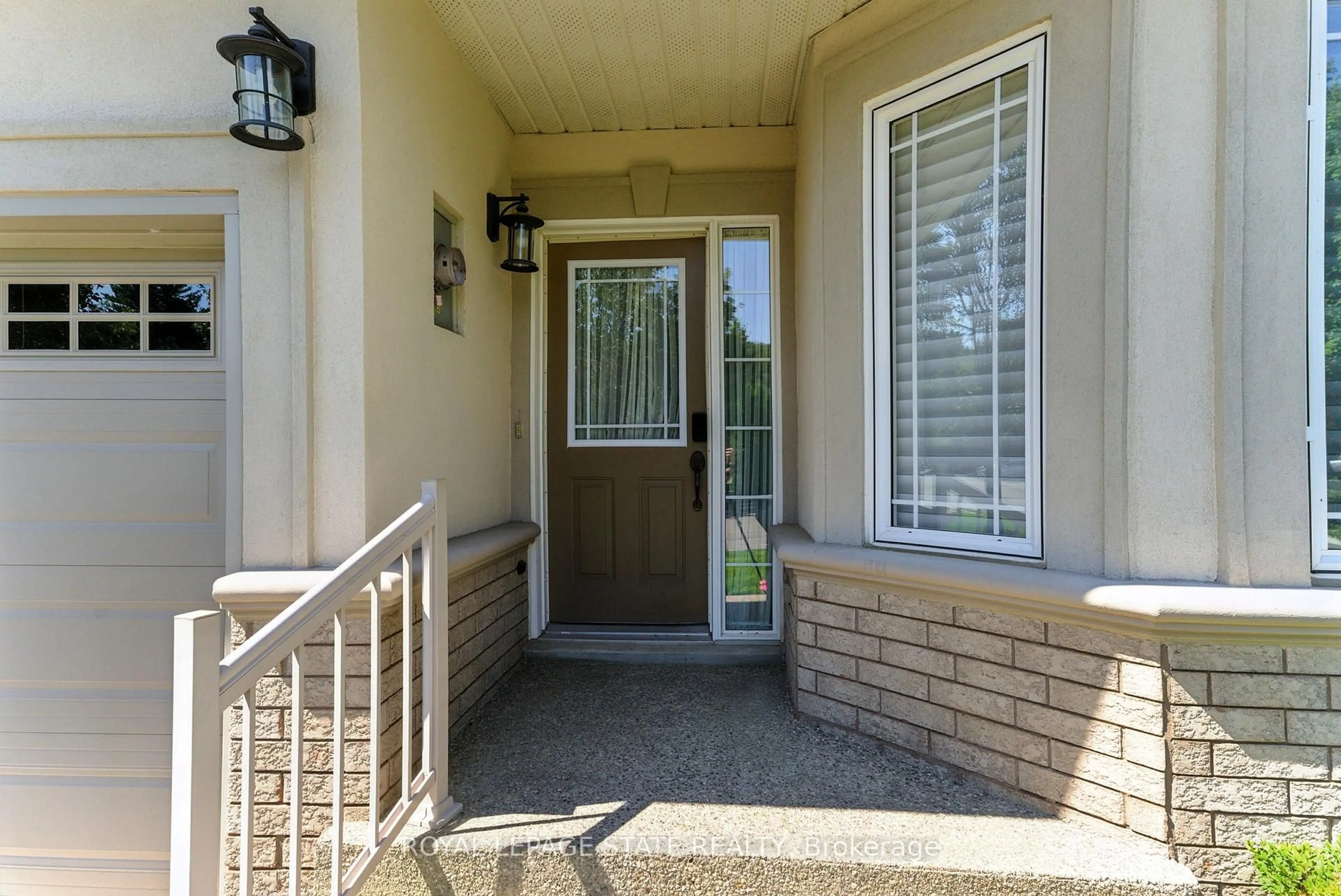 Unknown for 40 Wesleyan Crt #6, Hamilton Ontario L9G 5C7