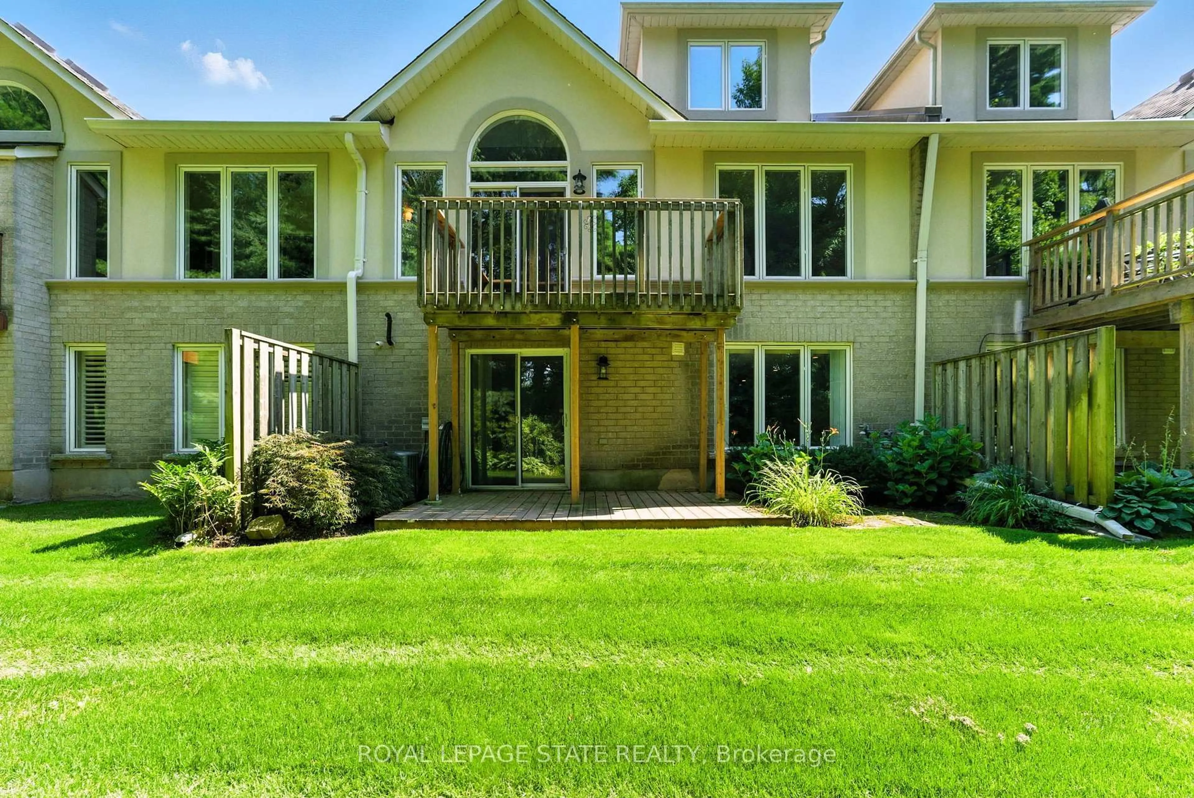Patio, water/lake/river/ocean view for 40 Wesleyan Crt #6, Hamilton Ontario L9G 5C7