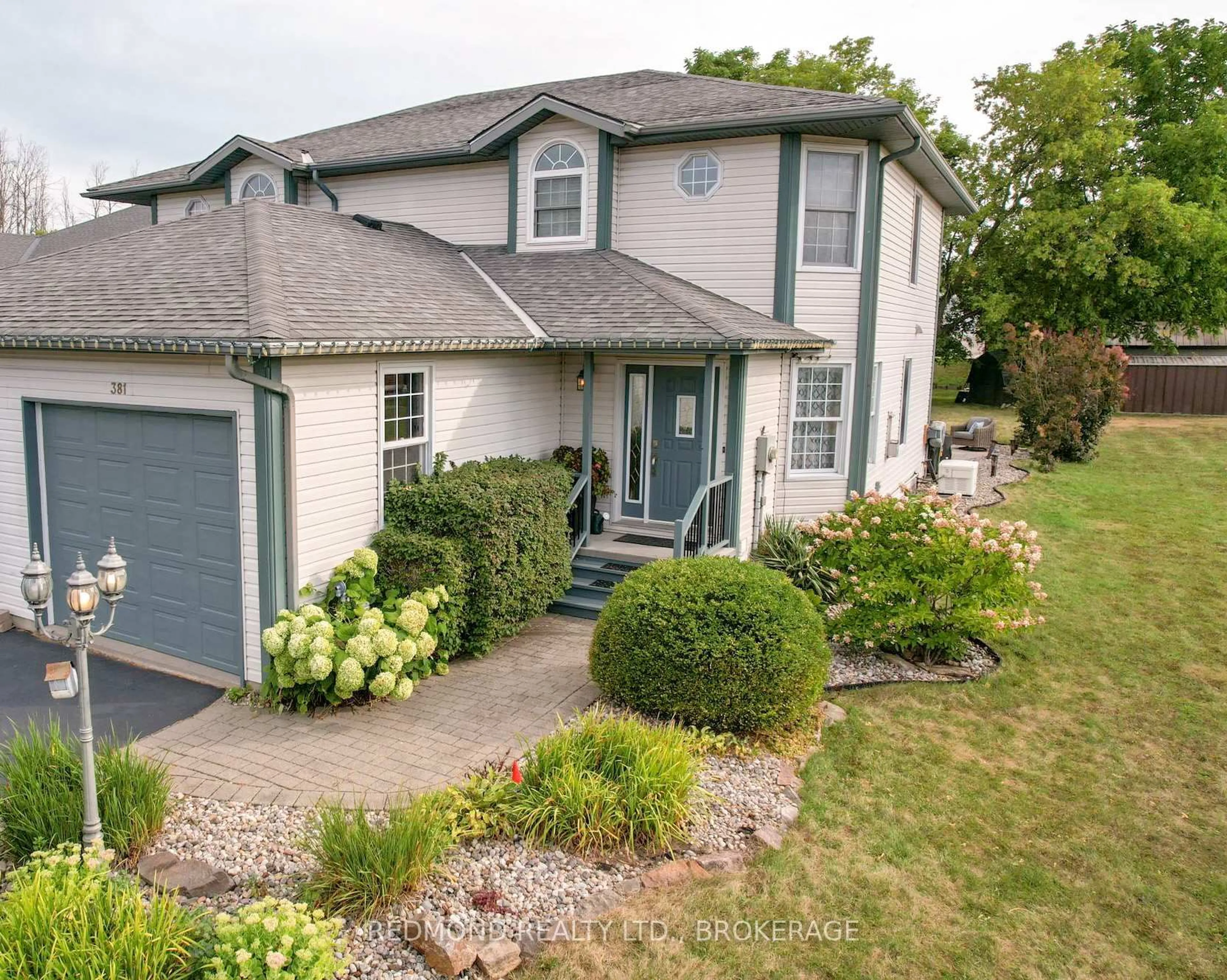 Unknown for 381 James St, Gananoque Ontario K7G 3E8