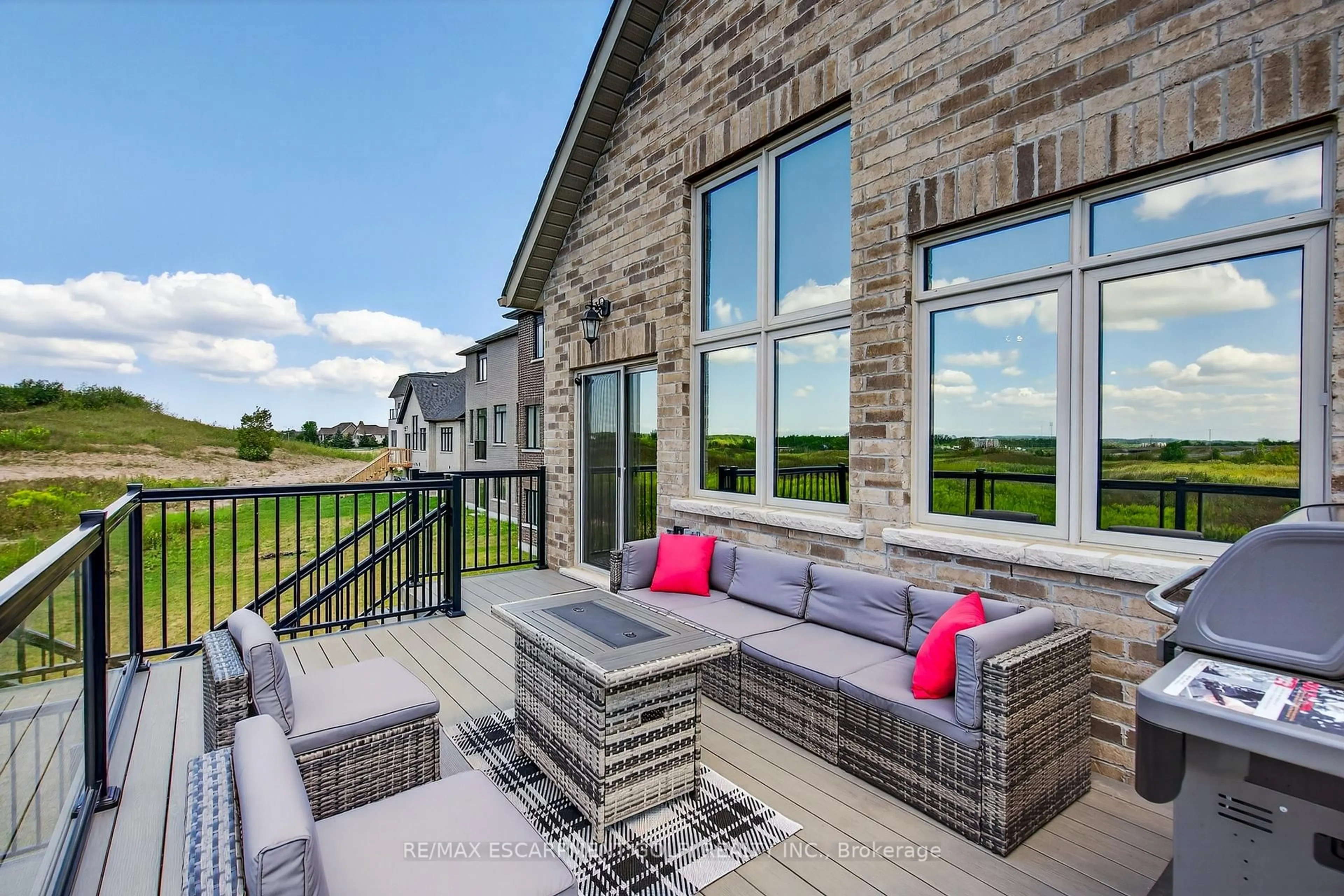 Patio, unknown for 119 MIDLAND Pl, Welland Ontario L3B 0H4