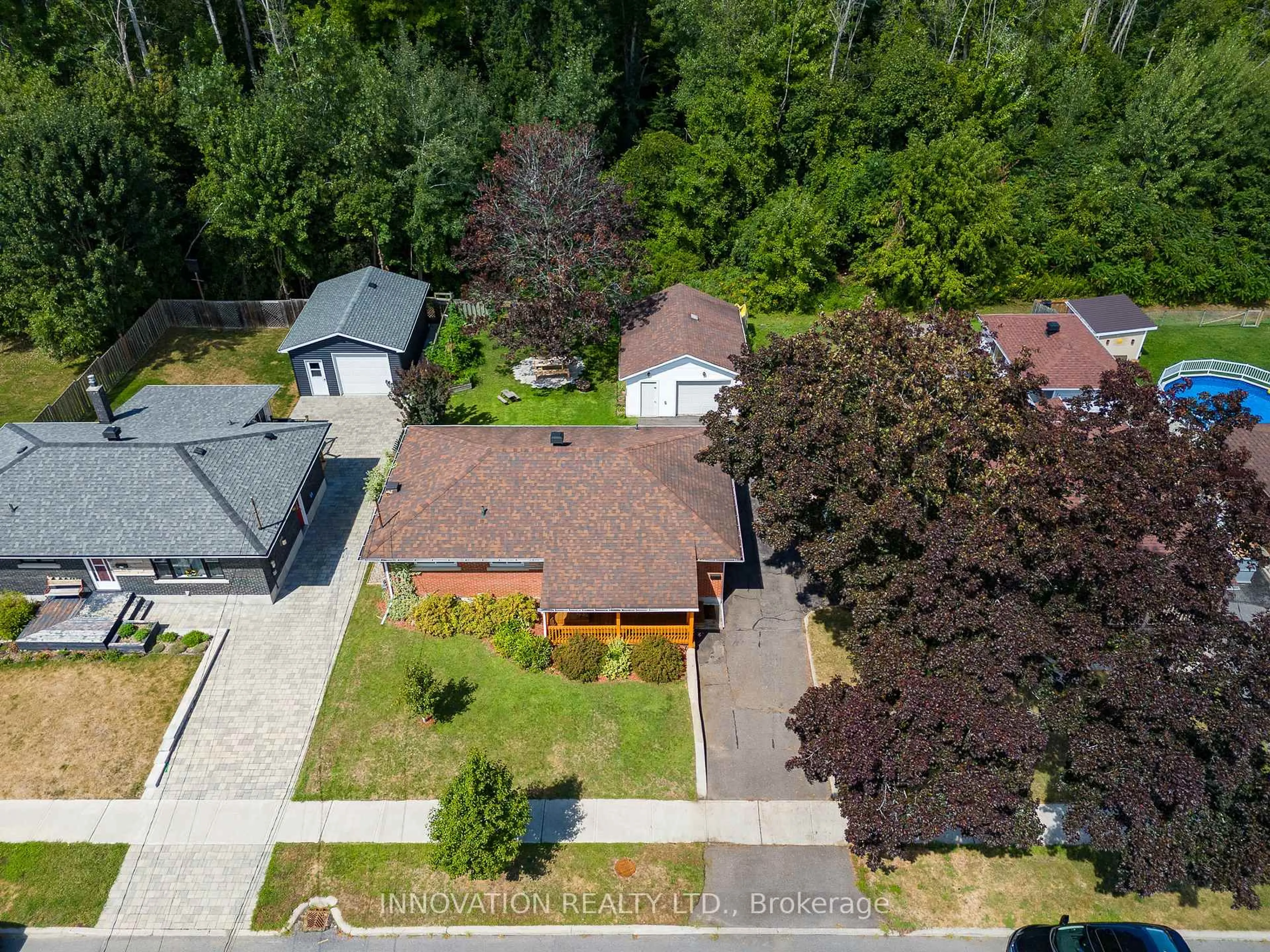 A pic from outside/outdoor area/front of a property/back of a property/a pic from drone, street for 1407 Charles St, Cornwall Ontario K6J 1Y9