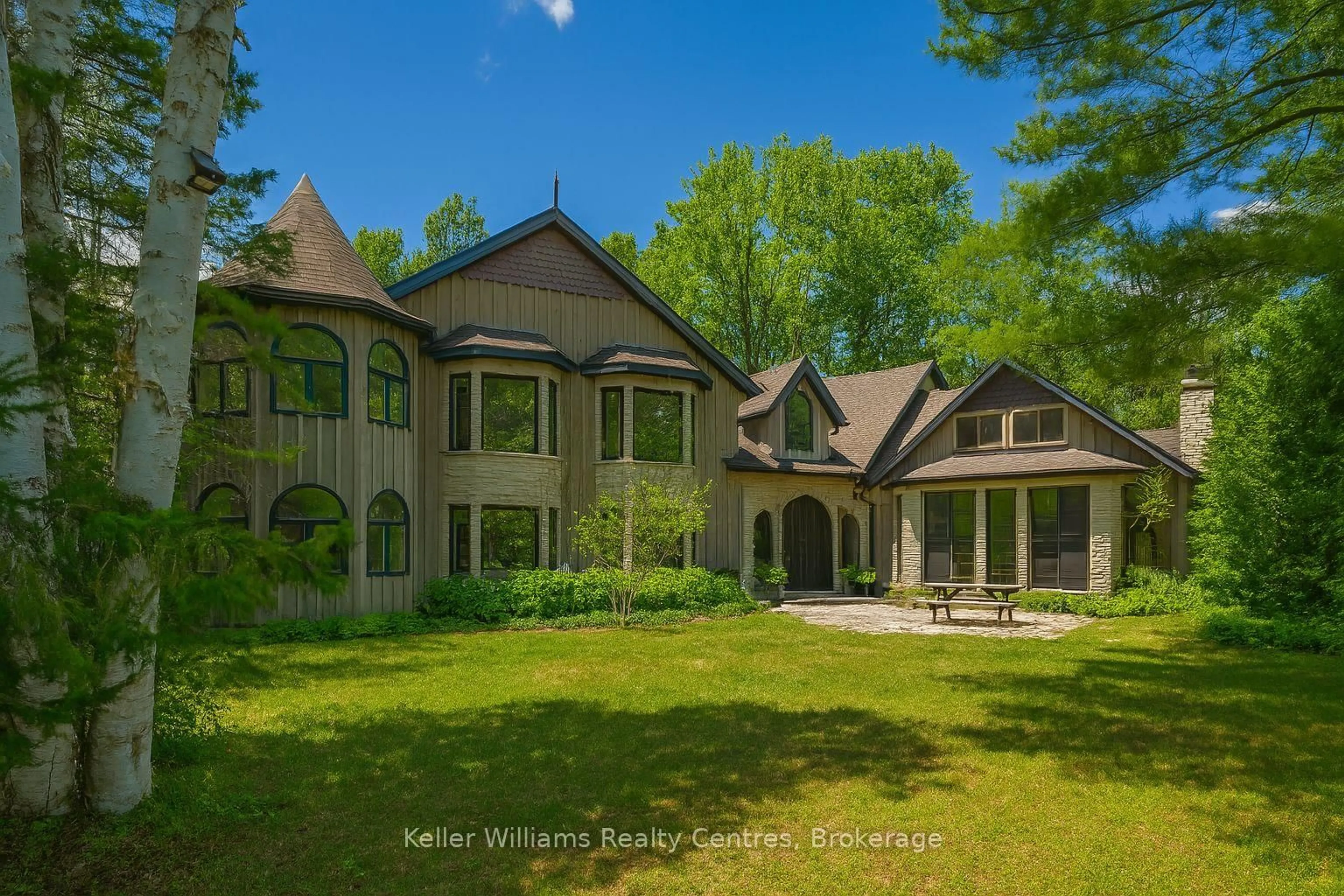 A pic from outside/outdoor area/front of a property/back of a property/a pic from drone, unknown for 17 Thomas St, South Bruce Peninsula Ontario N0H 2T0