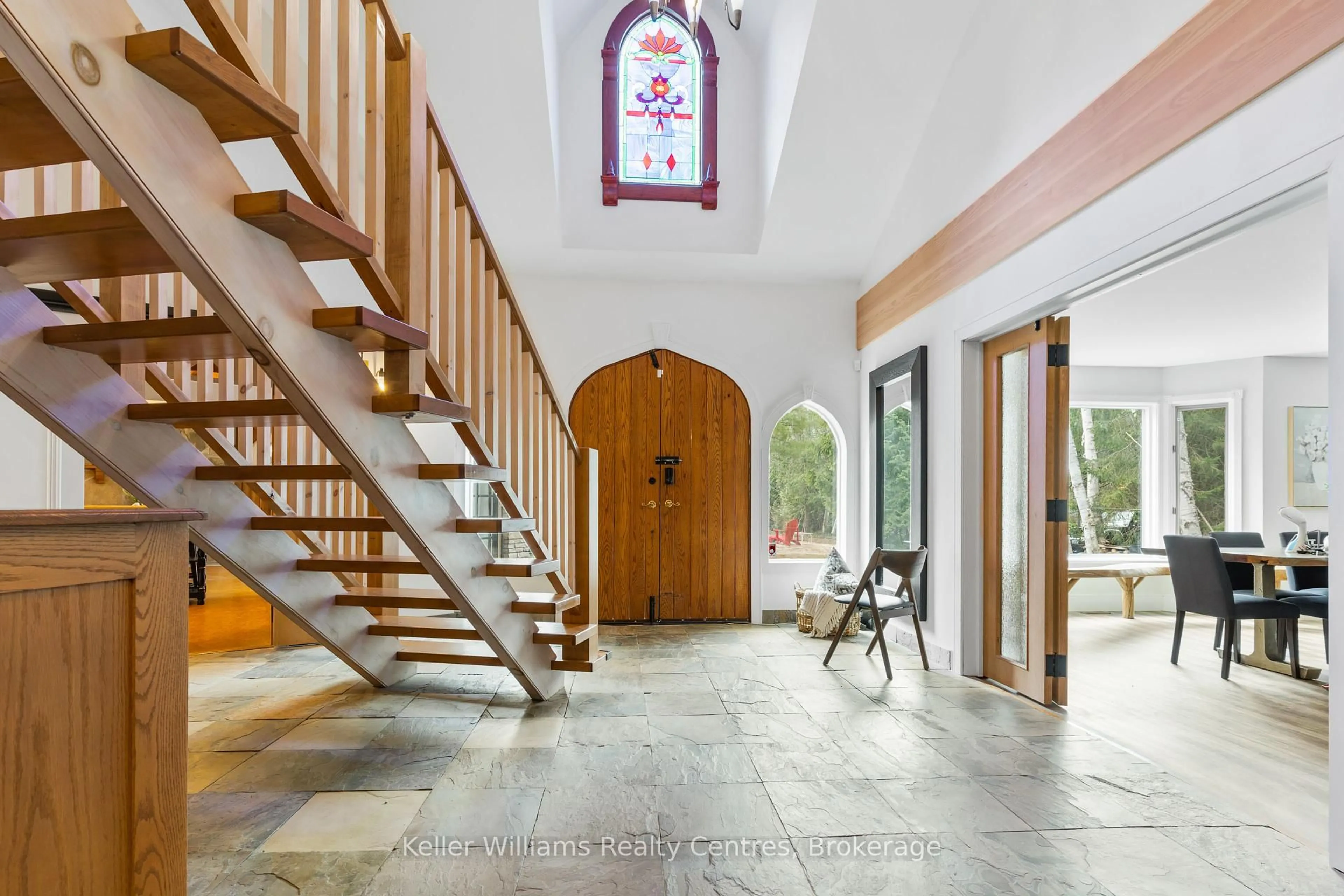 Indoor foyer for 17 Thomas St, South Bruce Peninsula Ontario N0H 2T0