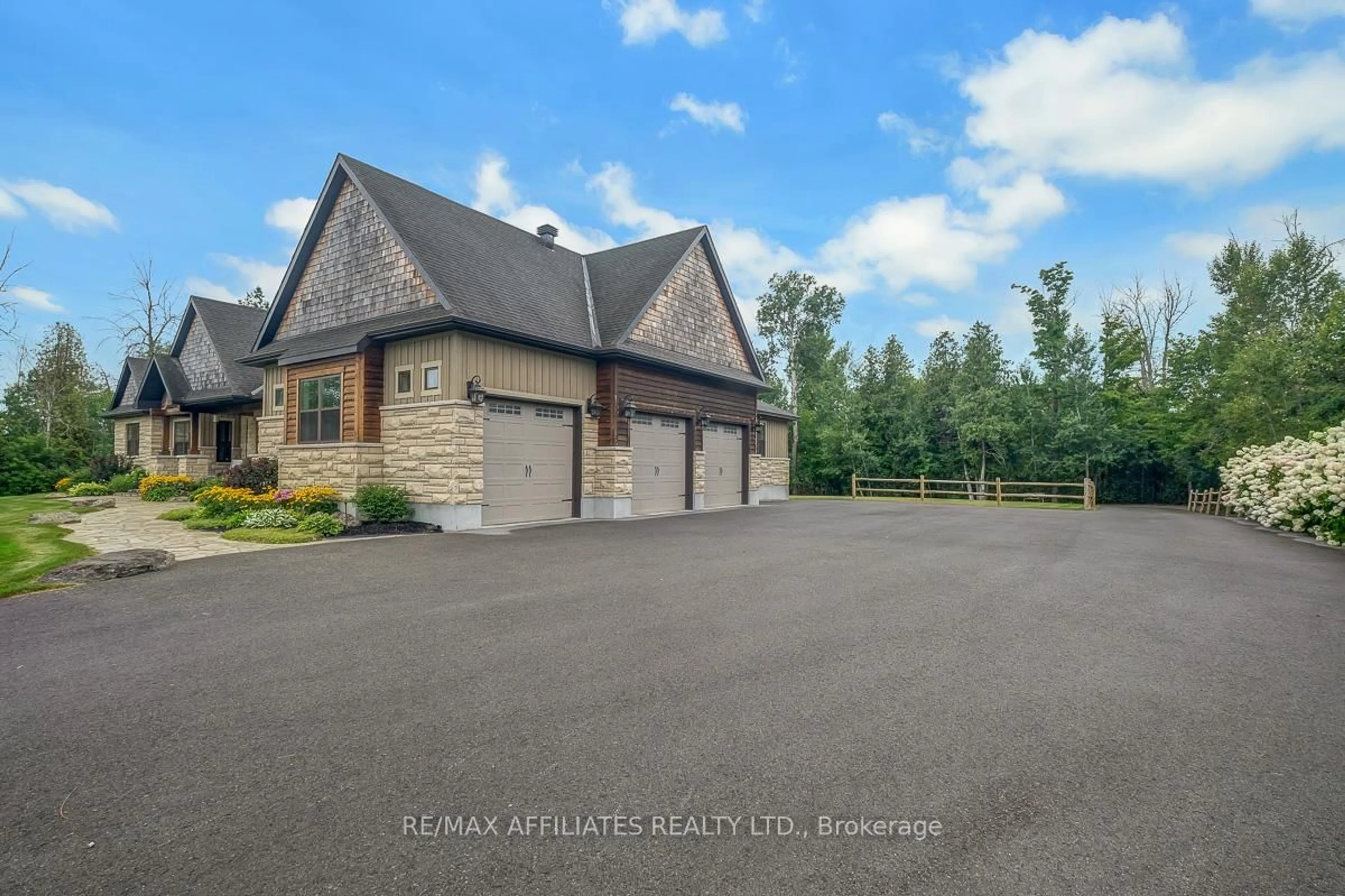 Unknown for 111 Ironstone Crt, Stittsville Ontario K2S 0L4