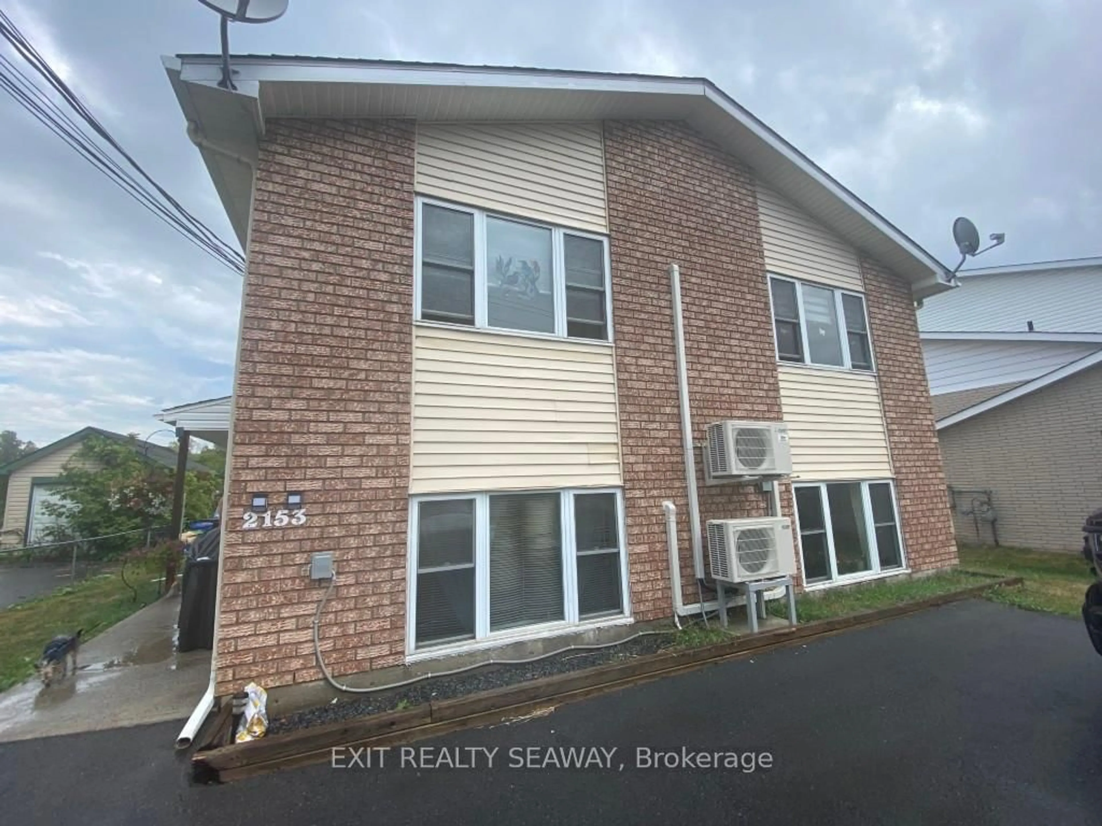 A pic from outside/outdoor area/front of a property/back of a property/a pic from drone, building for 2153 Pitt St, Cornwall Ontario K6K 1A1