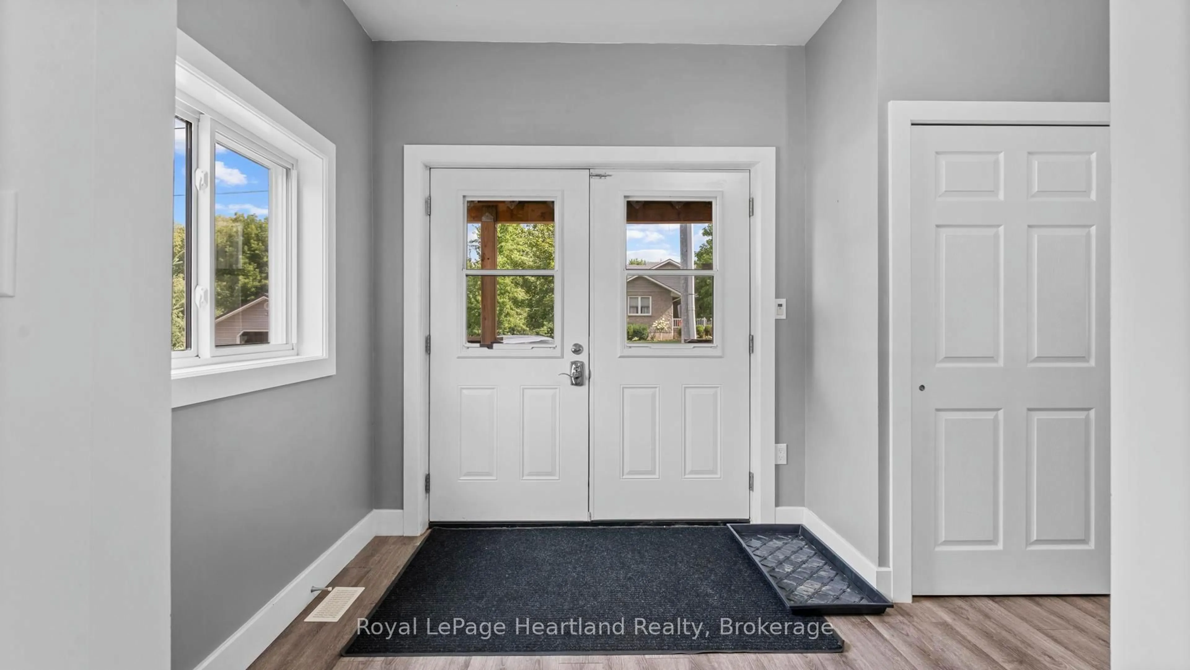 Indoor entryway for 422 Willoughby St, Huron-Kinloss Ontario N0G 2H0