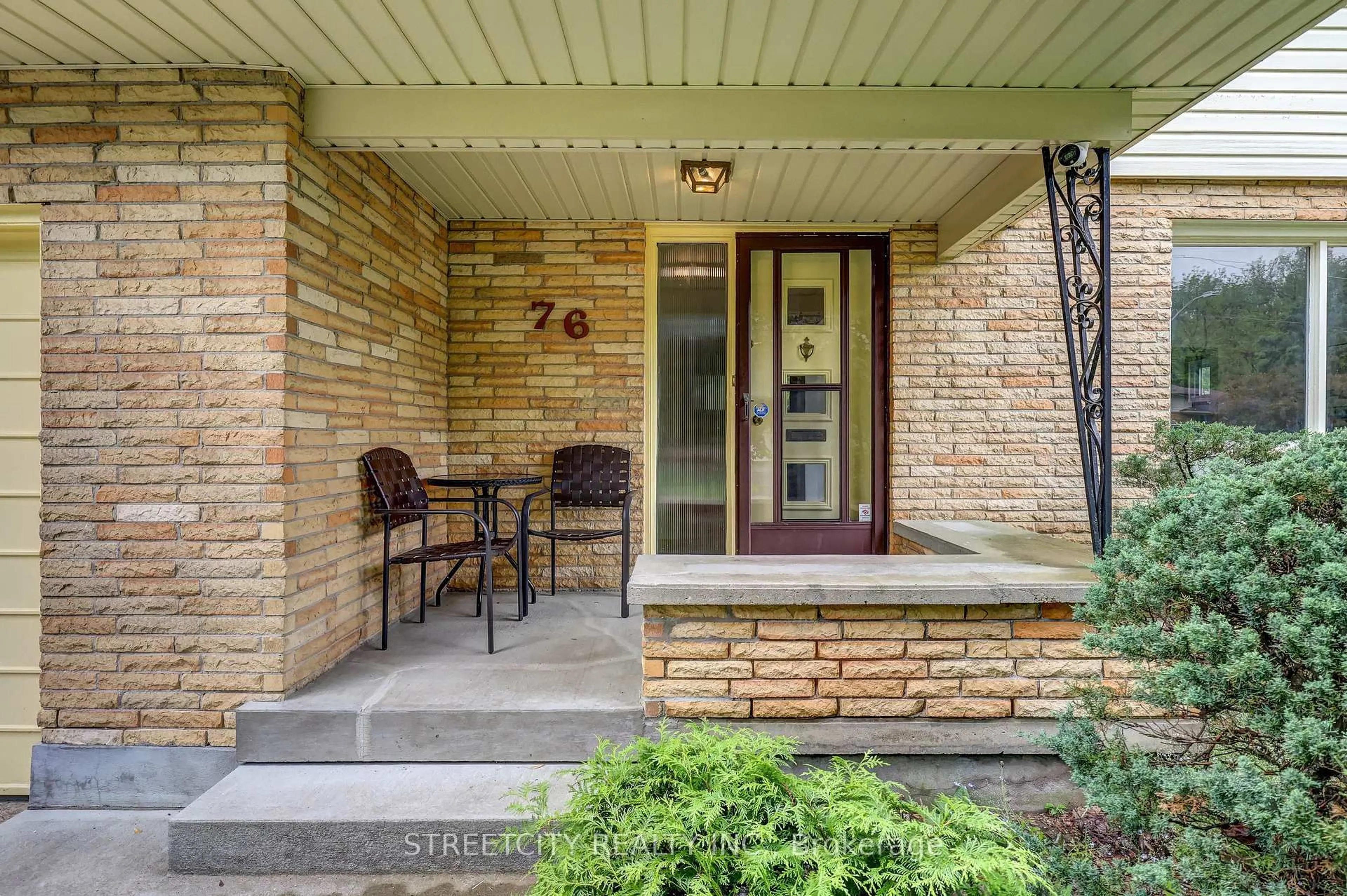 Unknown for 76 Bloomfield Dr, London North Ontario N6G 1P3