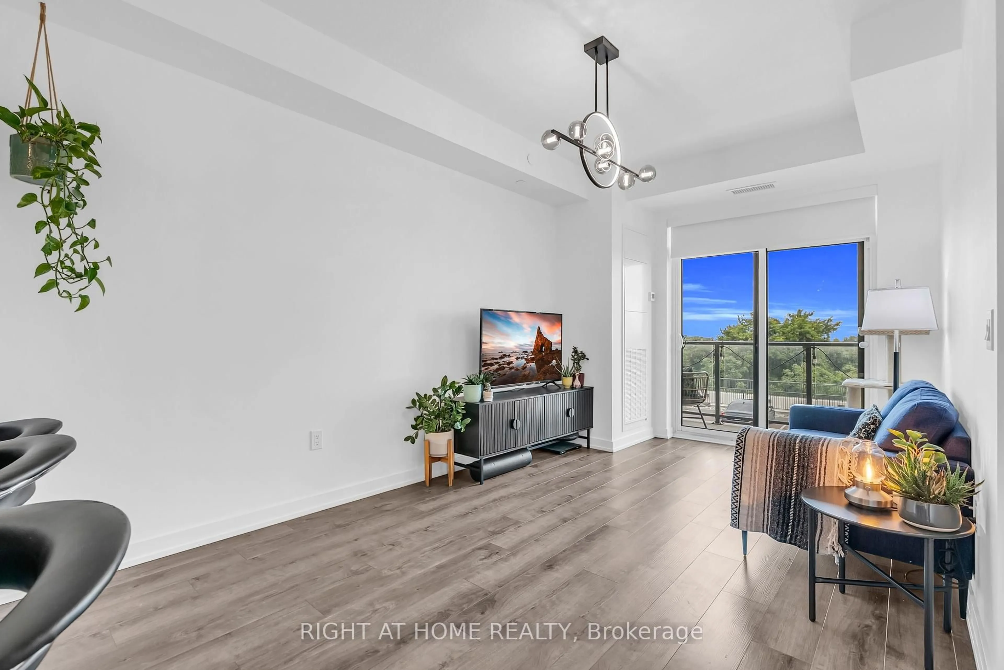 Unknown for 5055 Greenlane Rd #208, Lincoln Ontario L3J 2J3