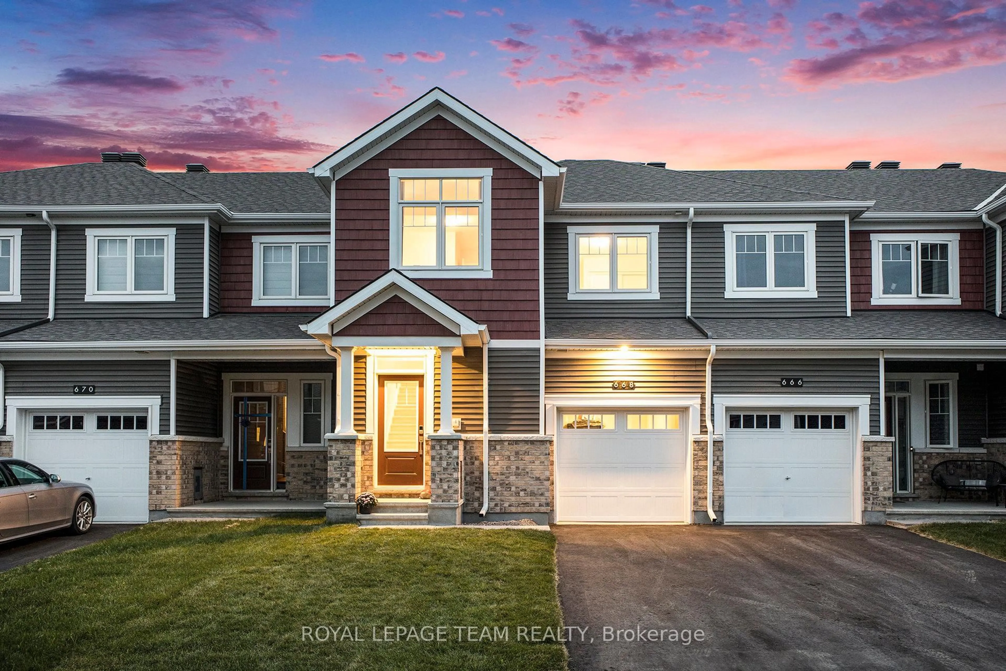 Home with vinyl exterior material, street for 668 Bronze Copper Cres, Richmond Ontario K0A 2Z0