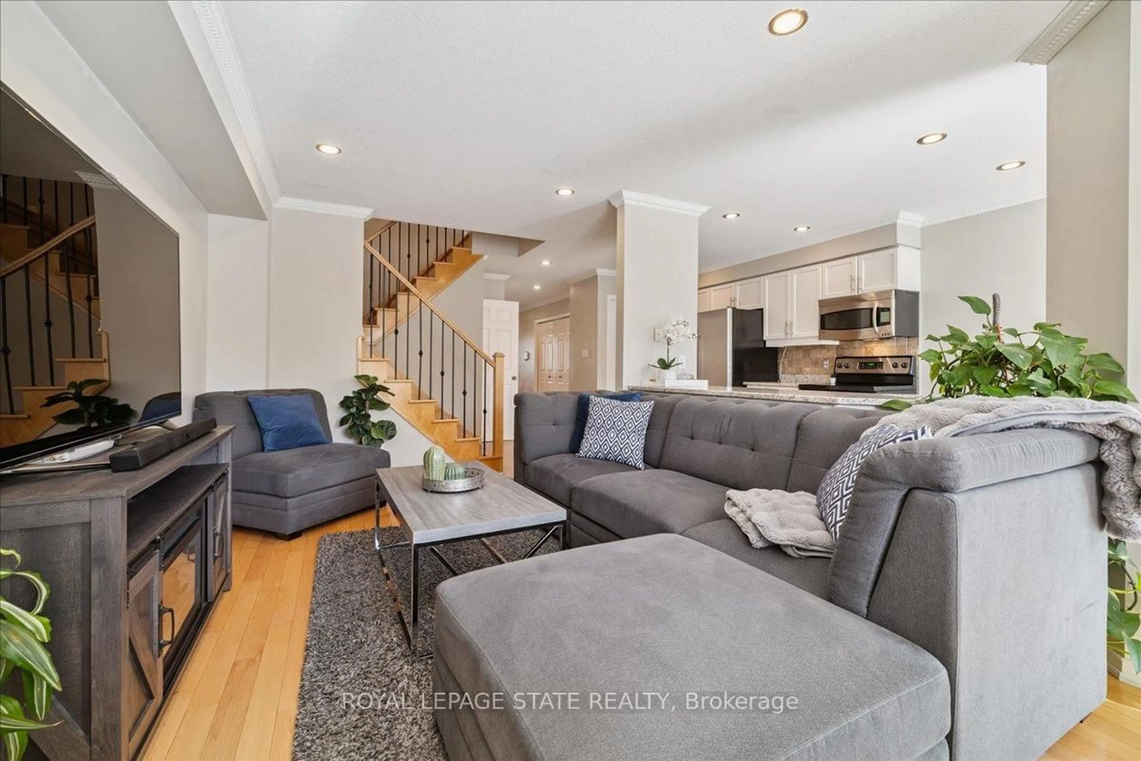 Living room with furniture, unknown for 42 Meadow Wood Cres, Hamilton Ontario L8J 3Z8