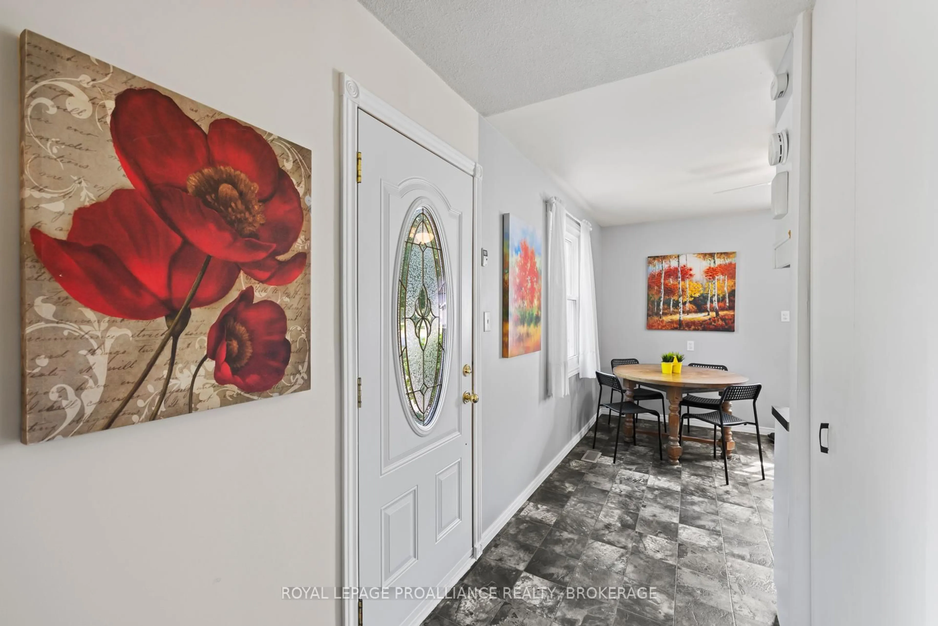 Indoor entryway for 240 Church St, Greater Napanee Ontario K7R 1C7