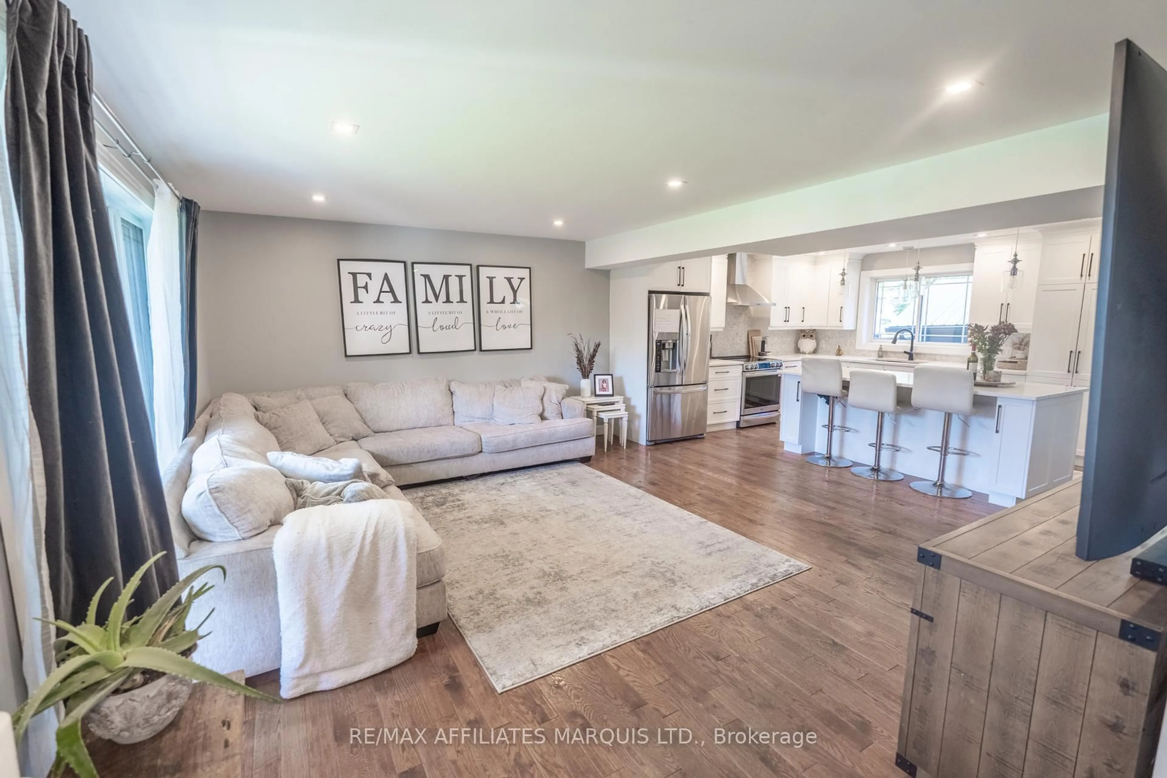 Open concept kitchen, unknown for 1612 Grant Ave, Cornwall Ontario K6J 5J4