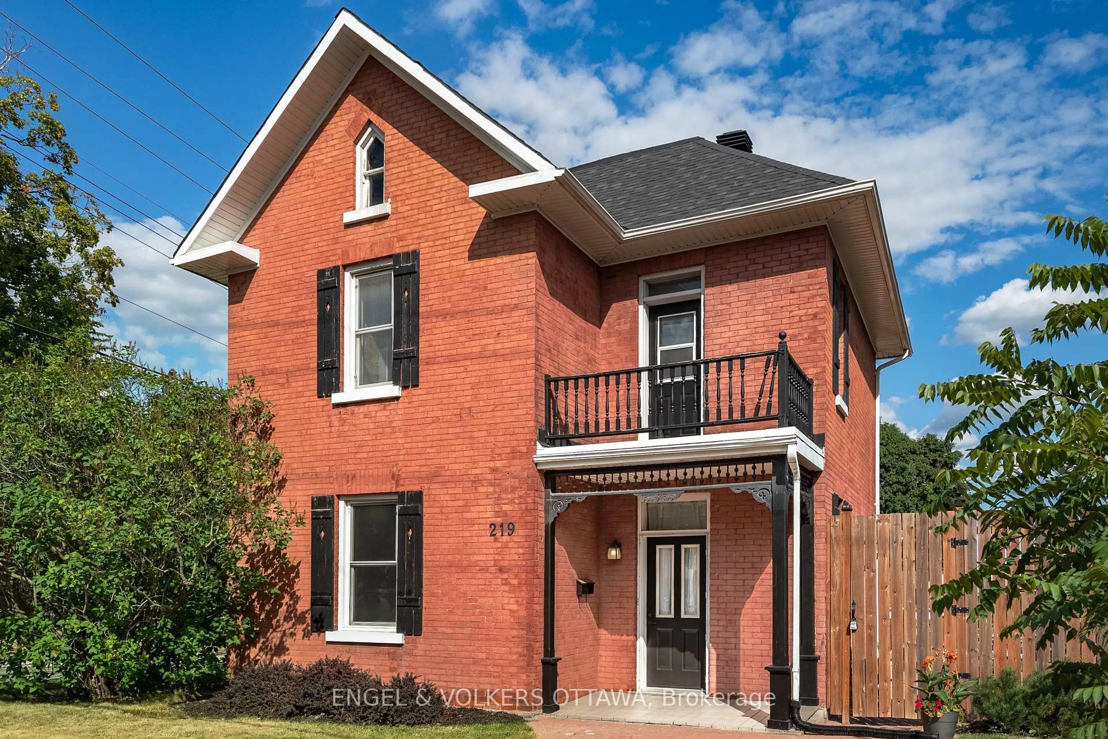 Home with brick exterior material, building for 219 John St, Arnprior Ontario K7S 2P2