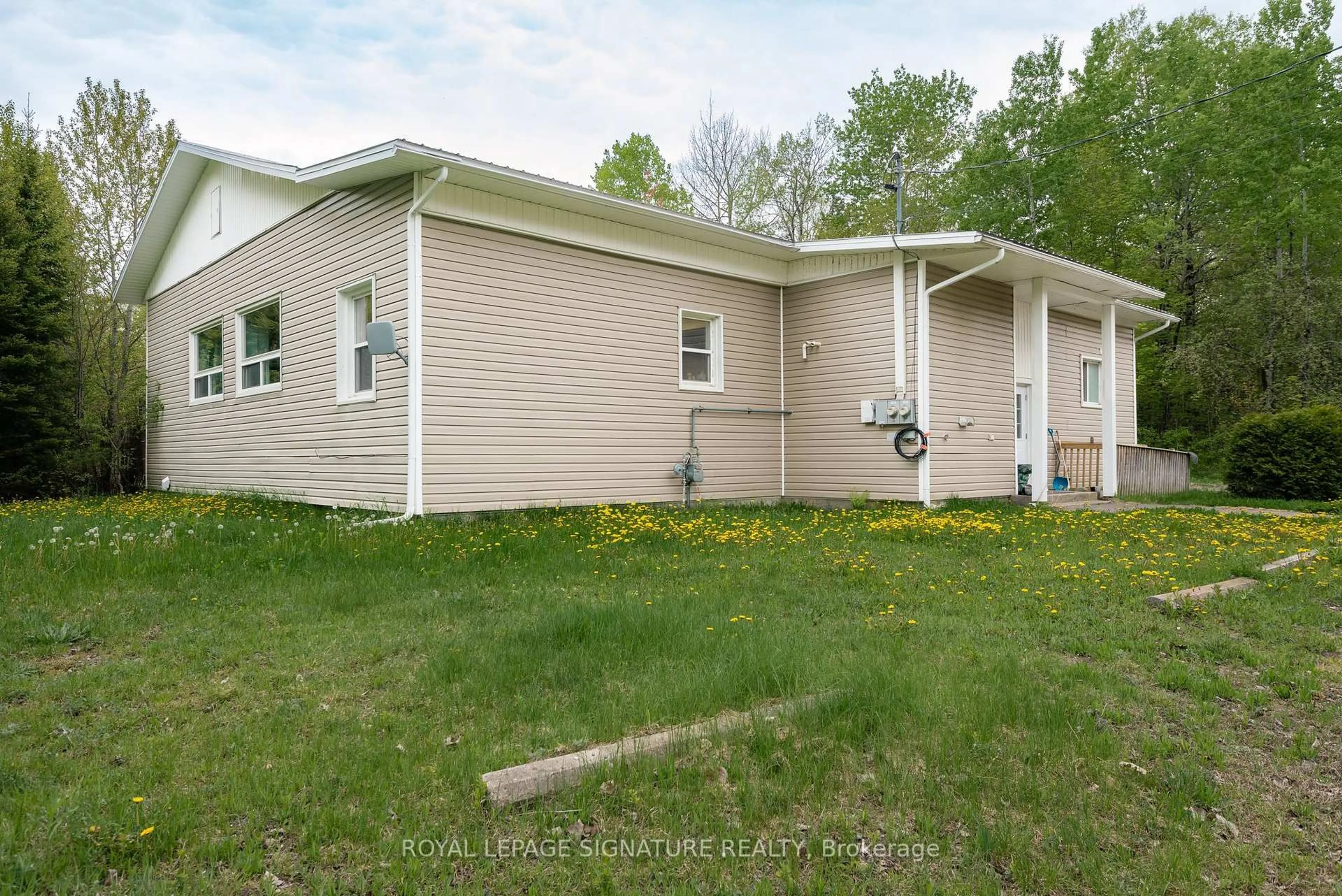 Home with vinyl exterior material, street for 131 Cedar Heights Dr, North Bay Ontario P1B 8G3