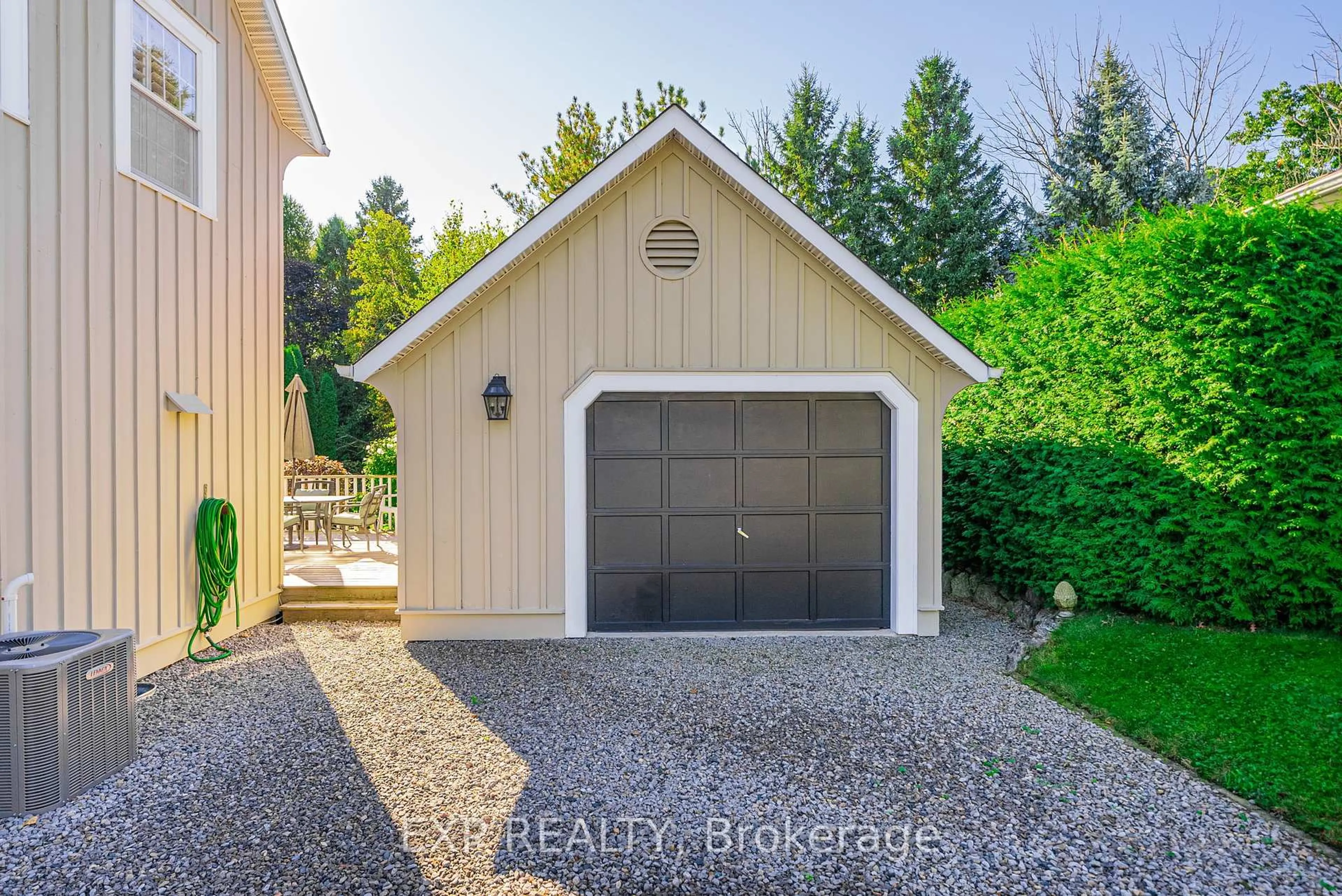 Indoor garage for 51 Highland Dr, Port Hope Ontario L1A 2B3