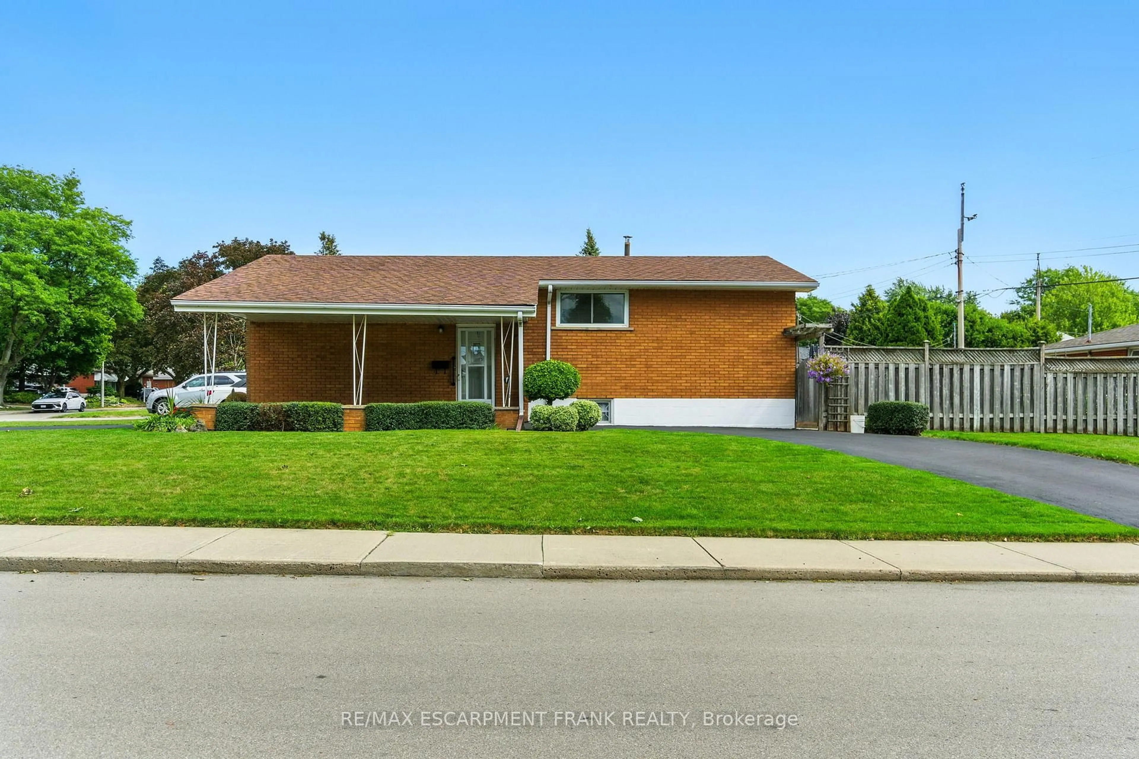 Home with brick exterior material, street for 24 Meadowlark Dr, Hamilton Ontario L9A 2K6