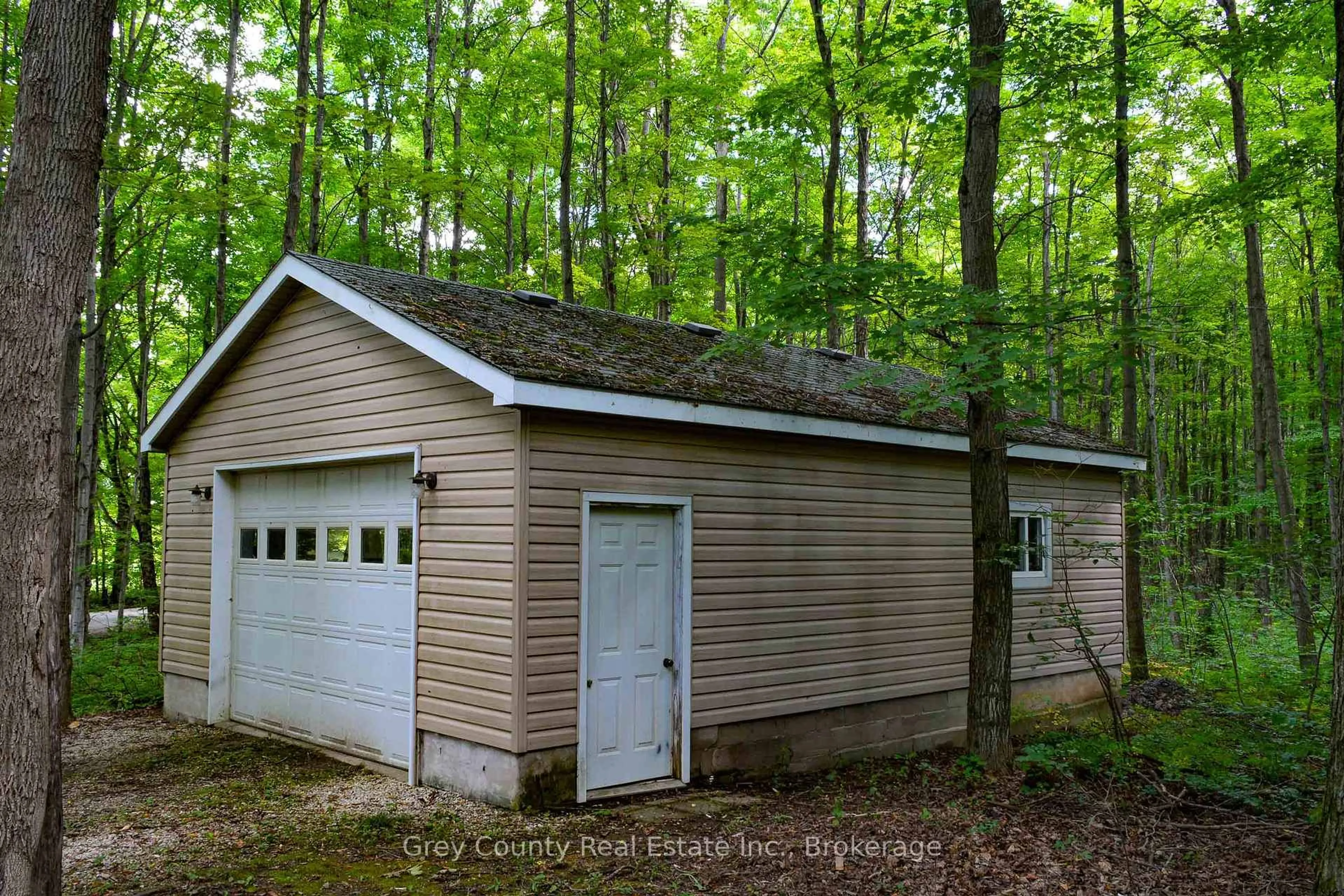 Shed for 544258 Bells Lake Rd, West Grey Ontario N0C 1H0