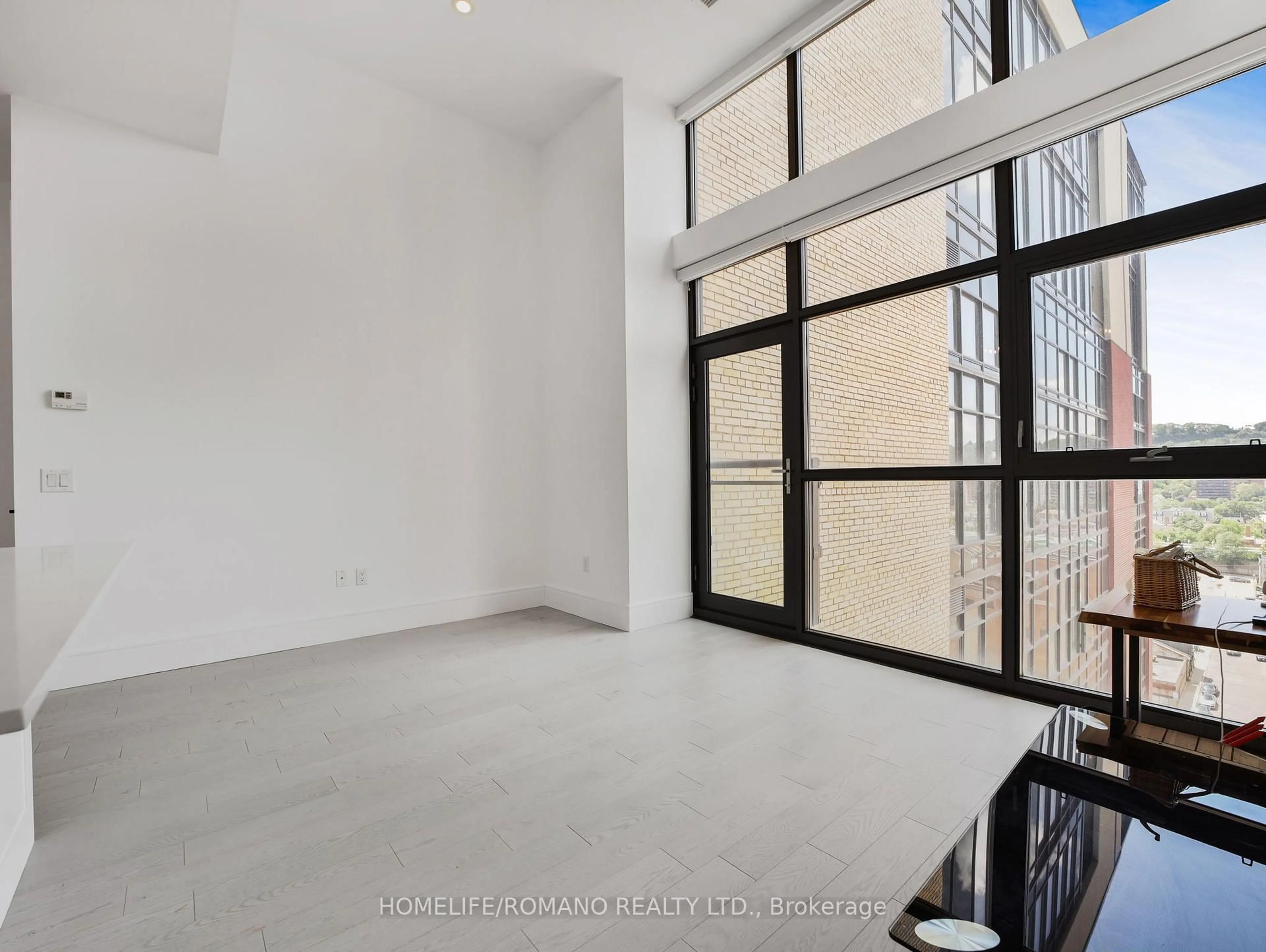 A pic of a room for 118 King St #LPH12, Hamilton Ontario L8N 0A9