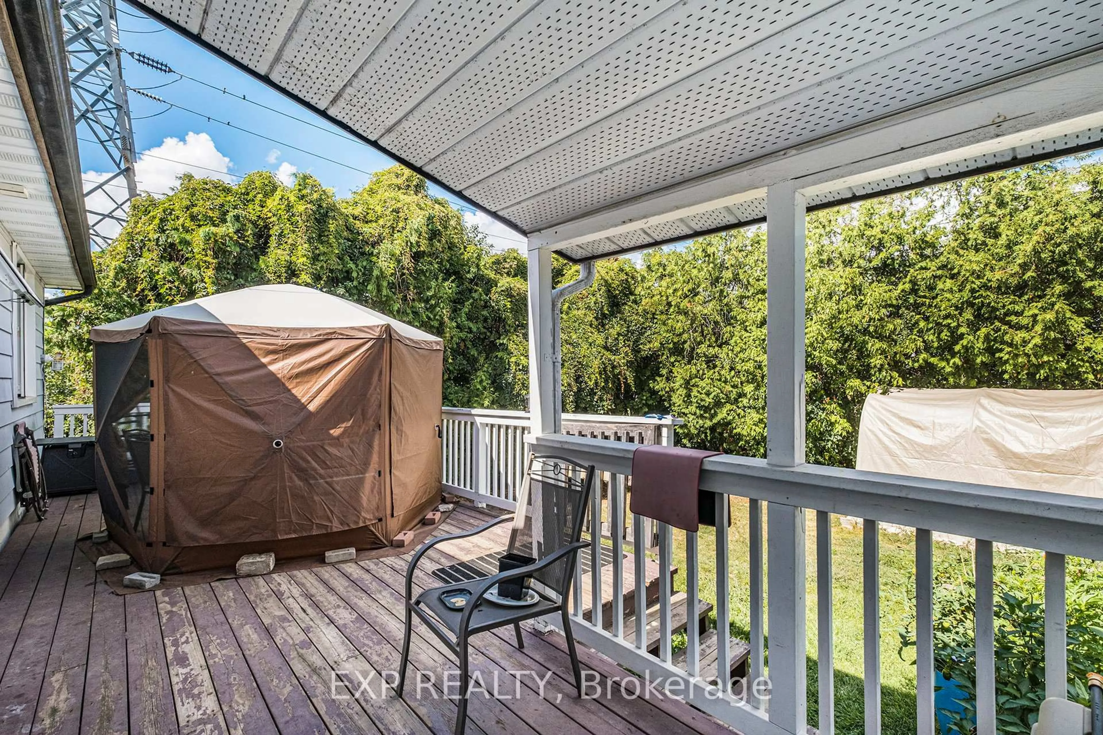 Patio, water/lake/river/ocean view for 63 Withrow Ave, Ottawa Ontario K2G 2H9