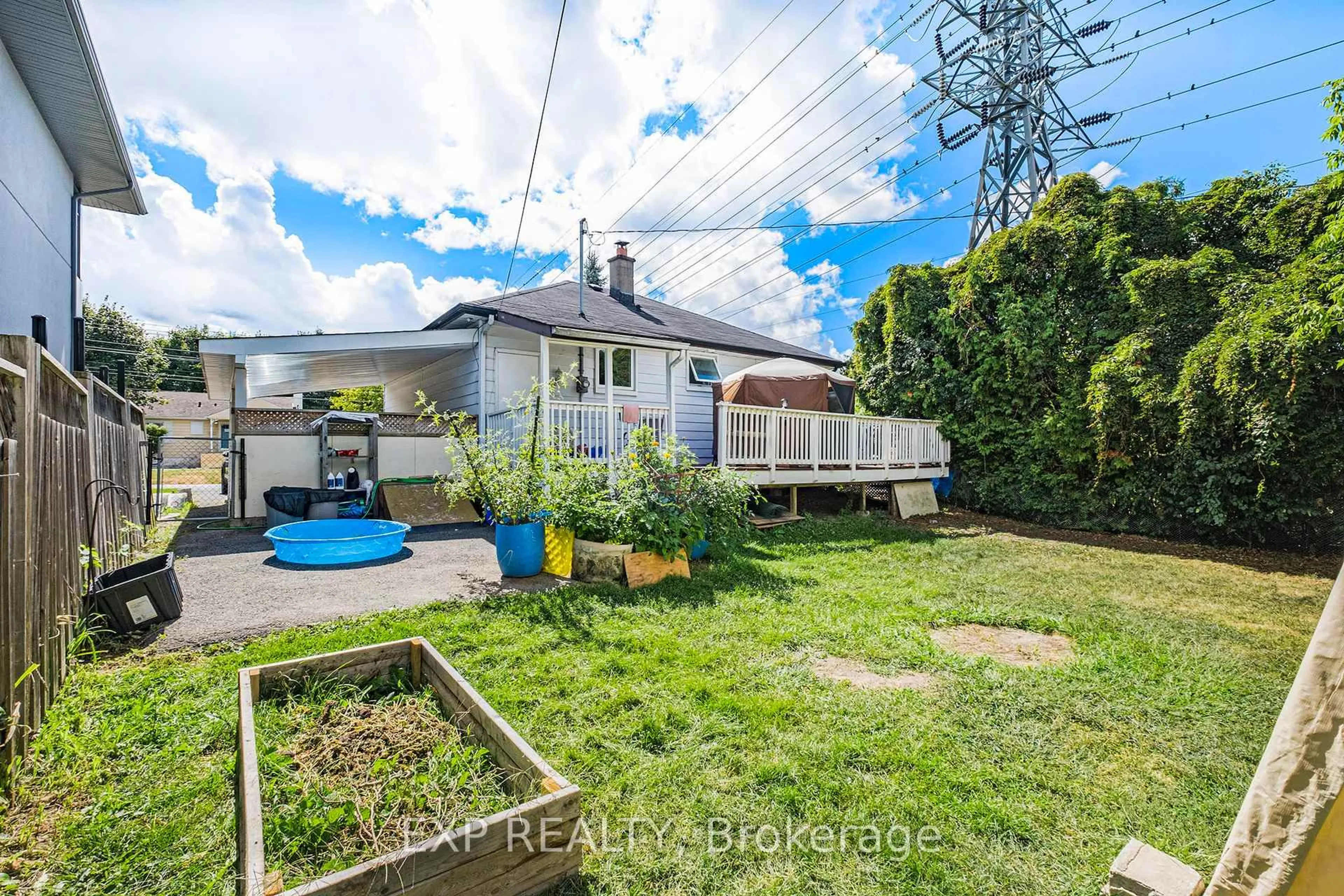 A pic from outside/outdoor area/front of a property/back of a property/a pic from drone, street for 63 Withrow Ave, Ottawa Ontario K2G 2H9