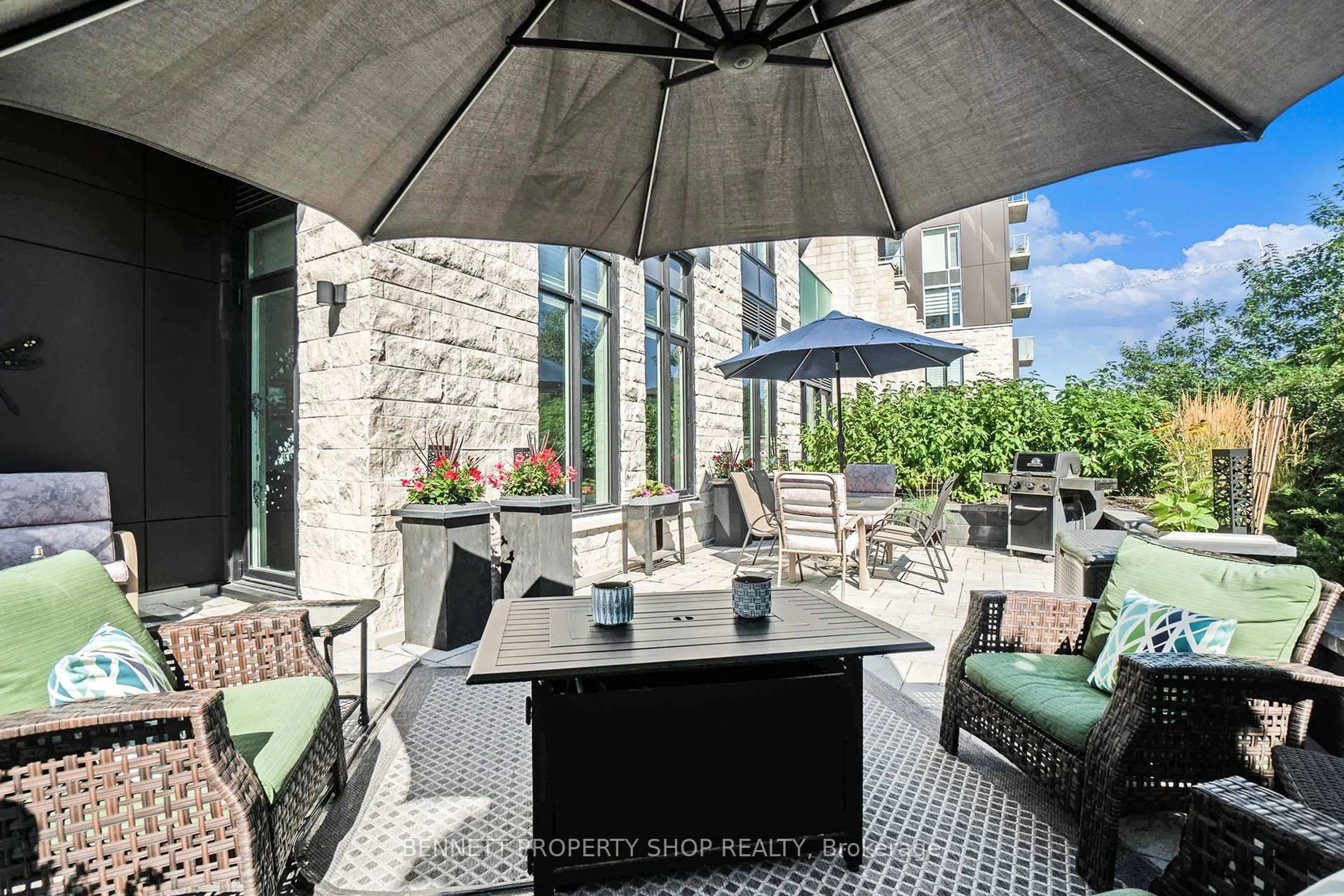 Patio, street for 530 De Mazenod Ave #105, Ottawa Ontario K1S 5W8