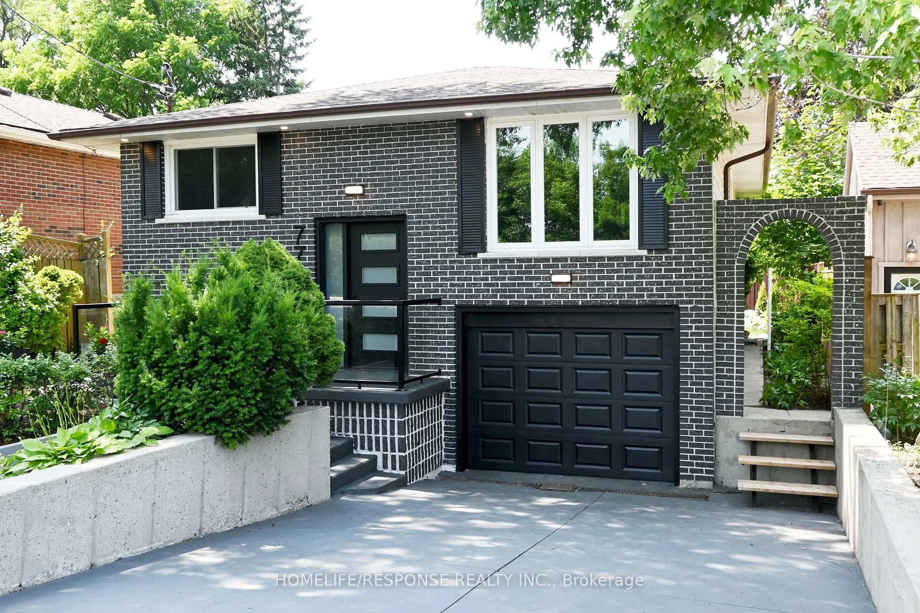 Home with brick exterior material, street for 776 GARTH St, Hamilton Ontario L9C 4K4