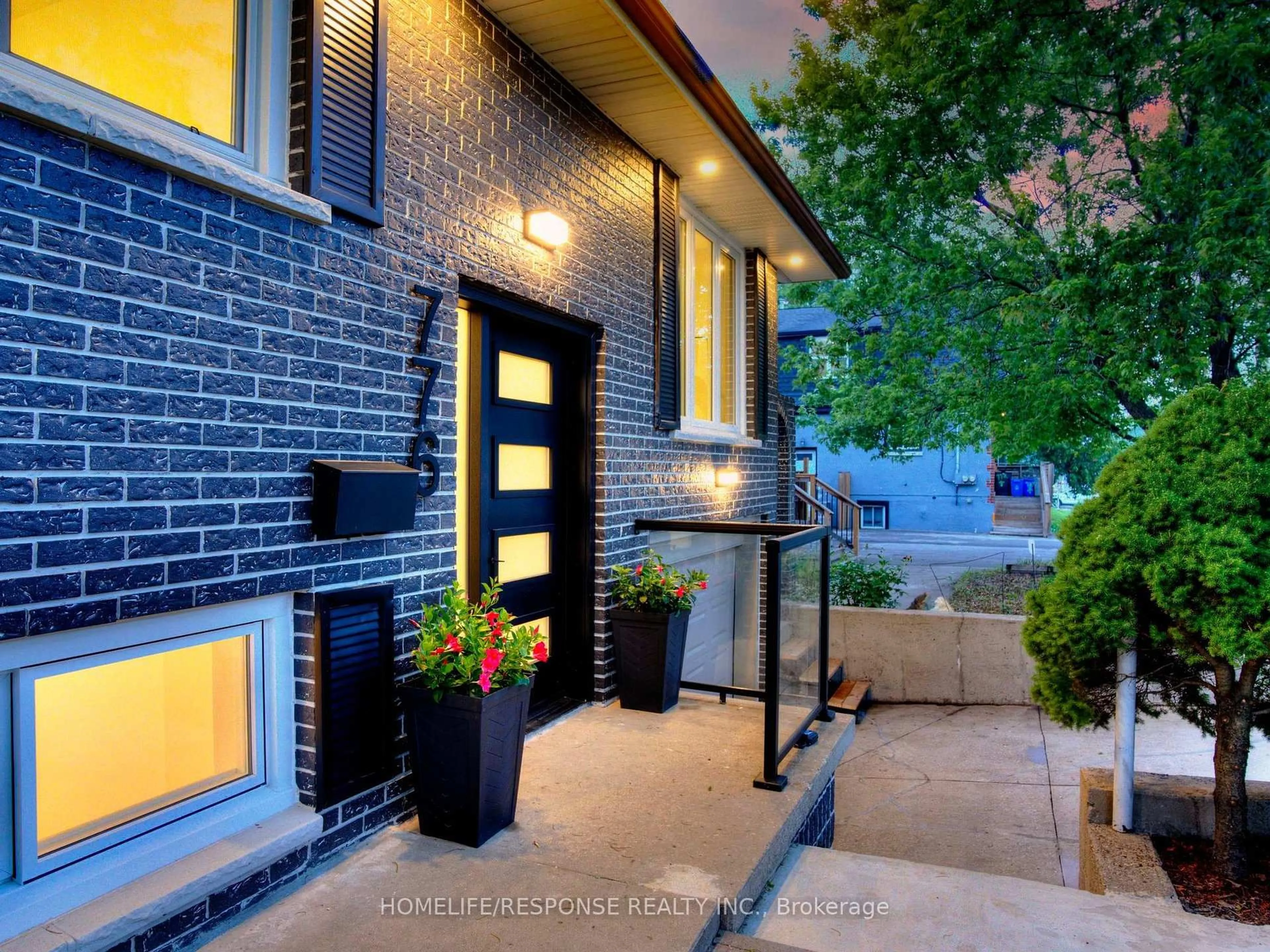 Home with brick exterior material, street for 776 GARTH St, Hamilton Ontario L9C 4K4