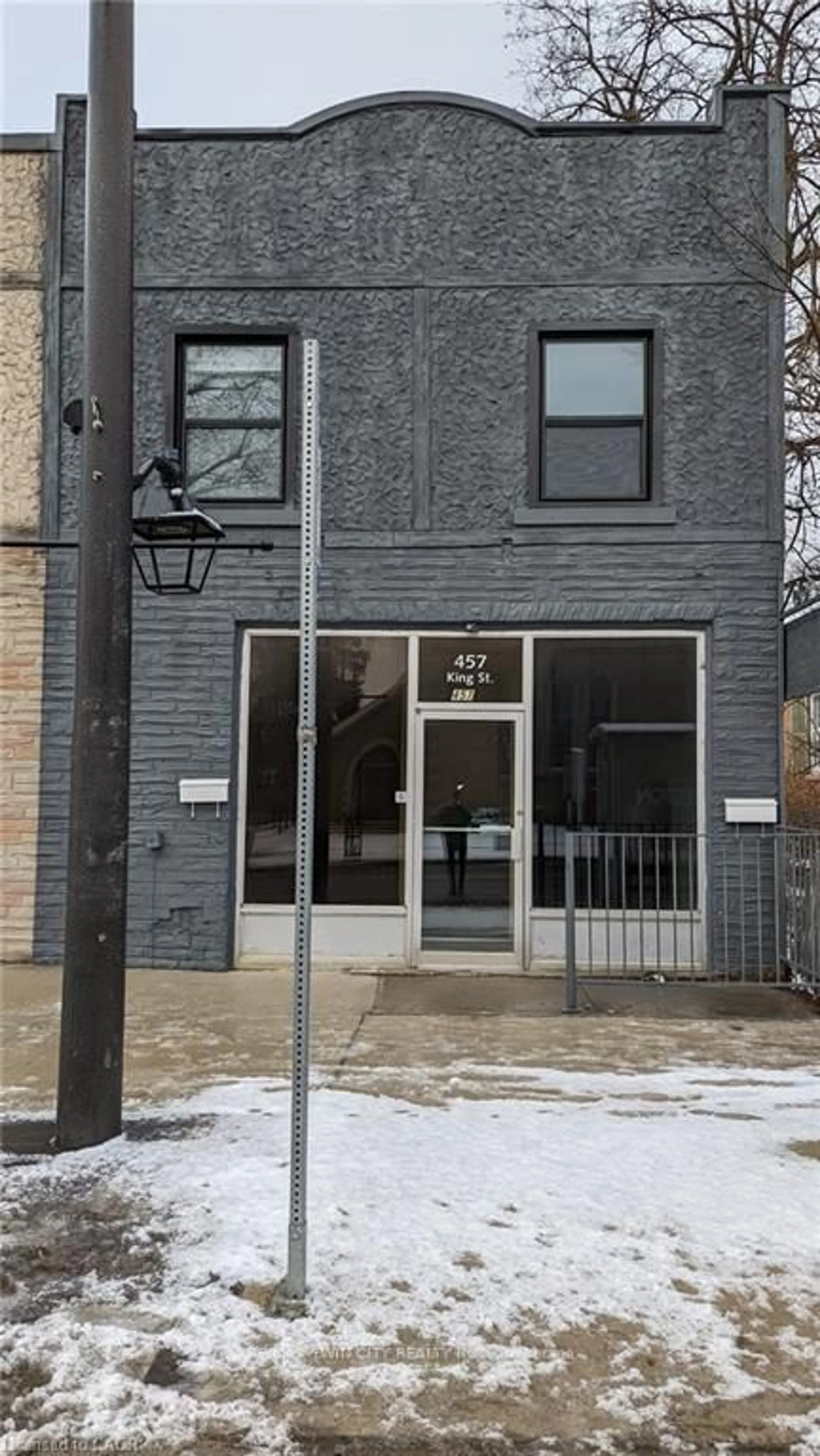 Unknown for 457 King St, Cambridge Ontario N3H 3N1