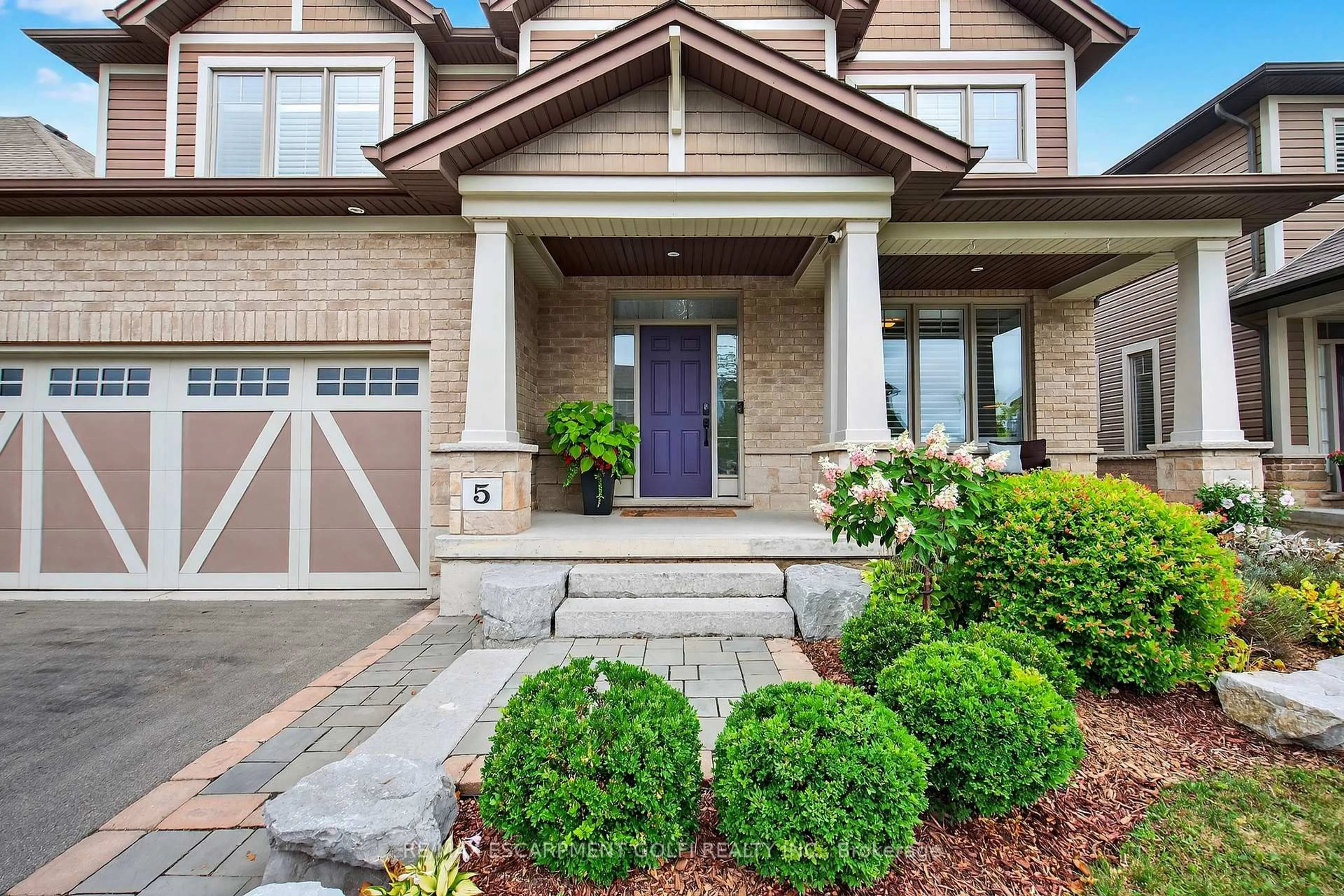 Home with brick exterior material, street for 5 Gateway Ave, West Lincoln Ontario L0R 2A0